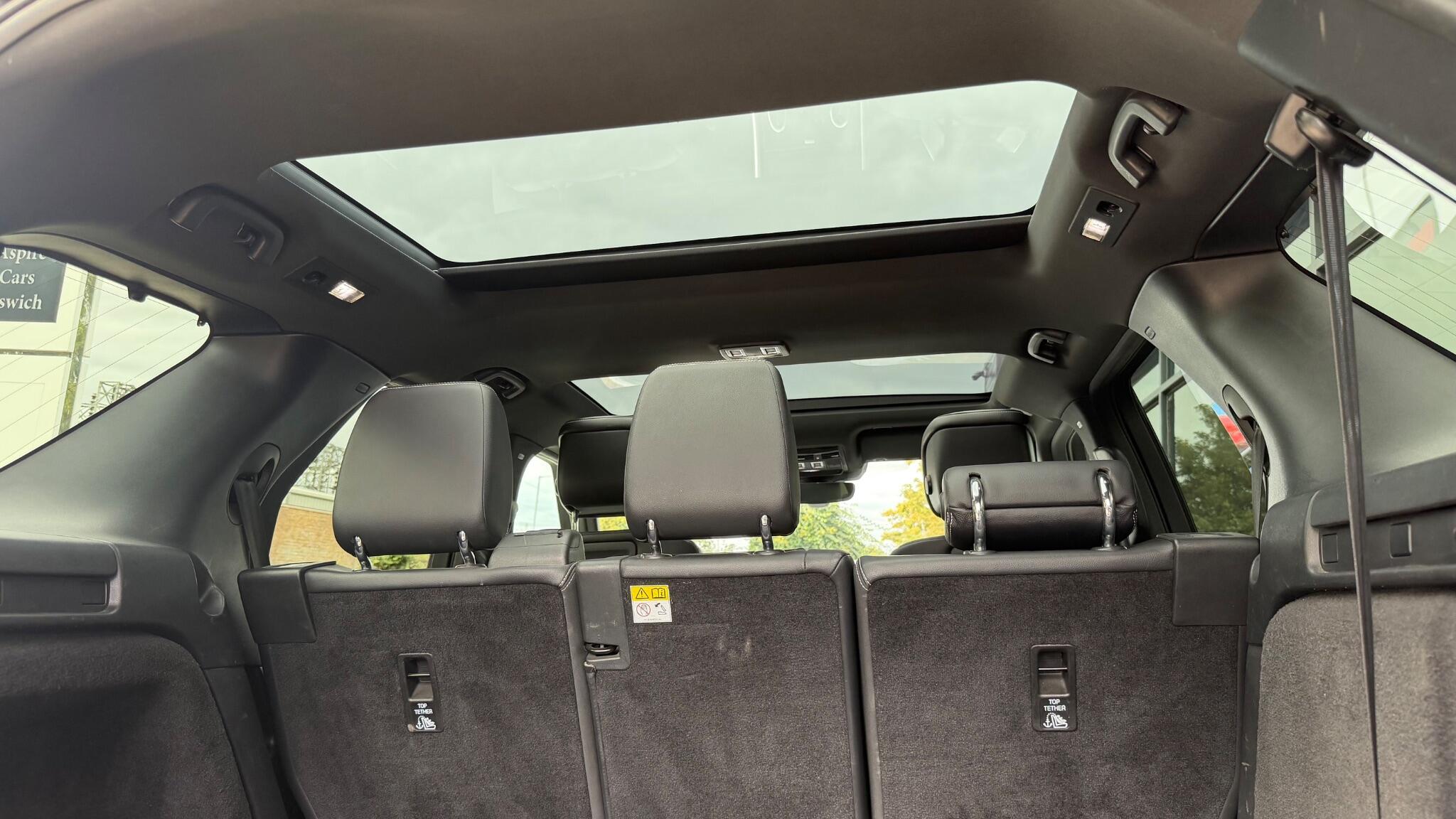 Land Rover Discovery view 29