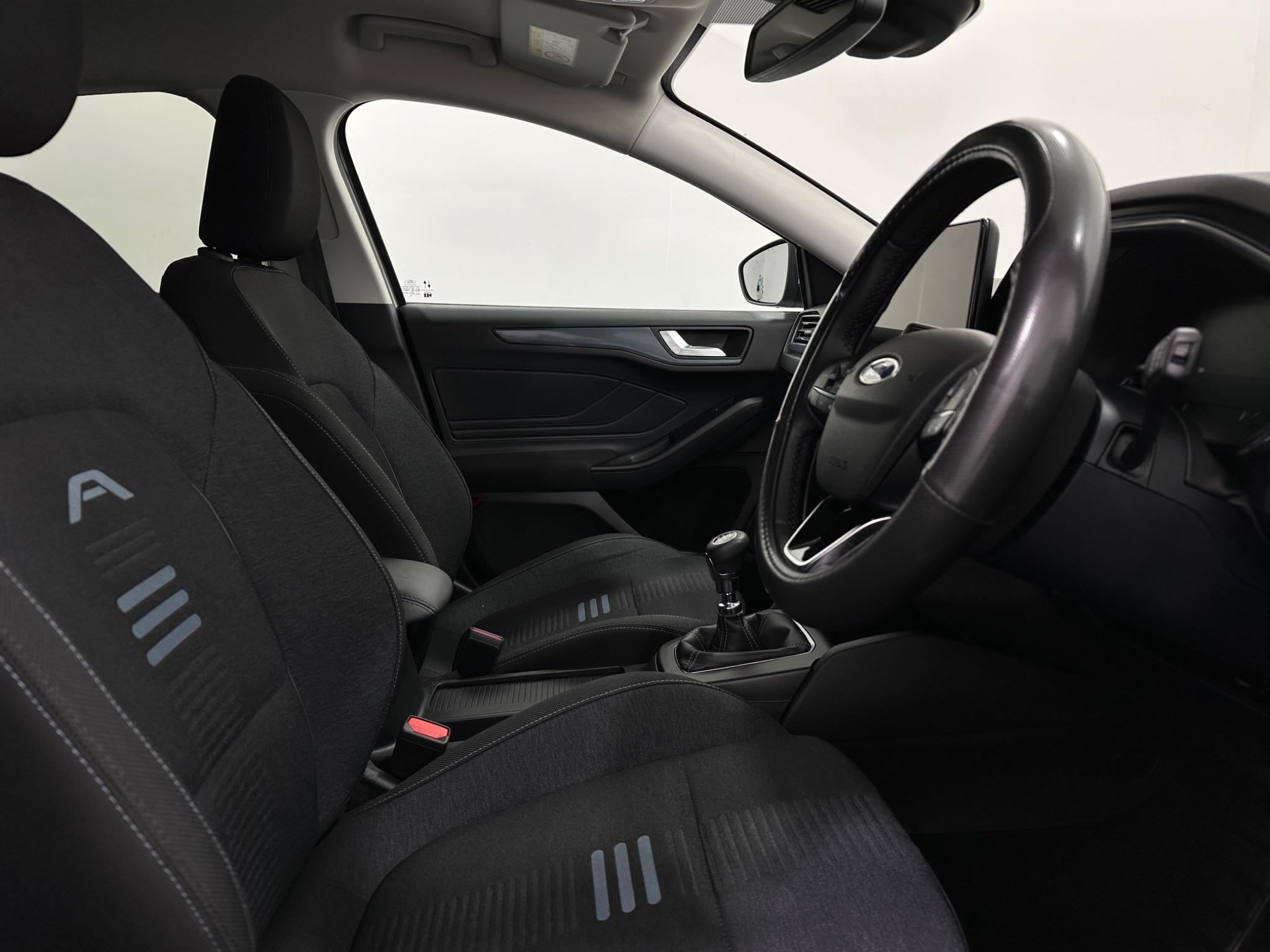 Ford Focus view 30