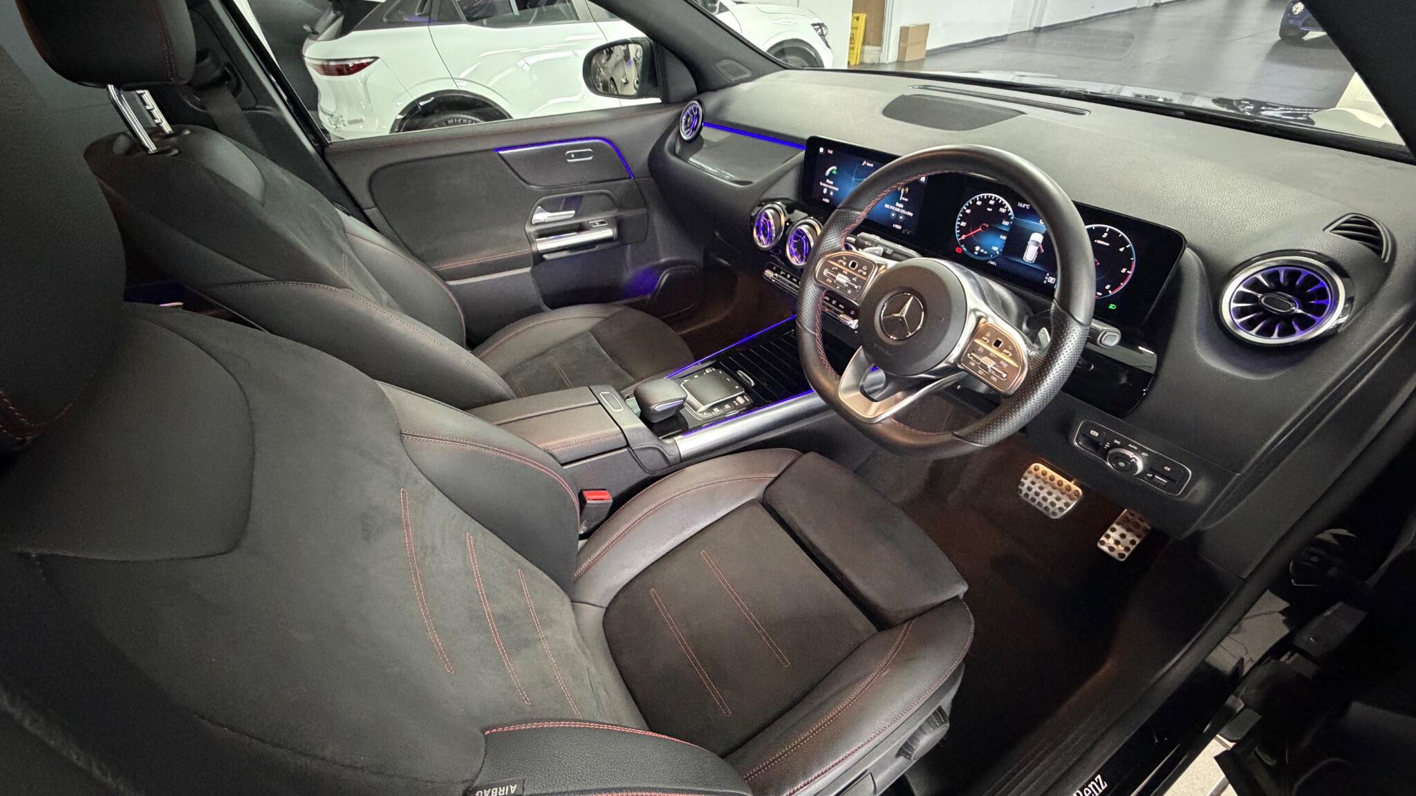 Mercedes-Benz Gla view 24