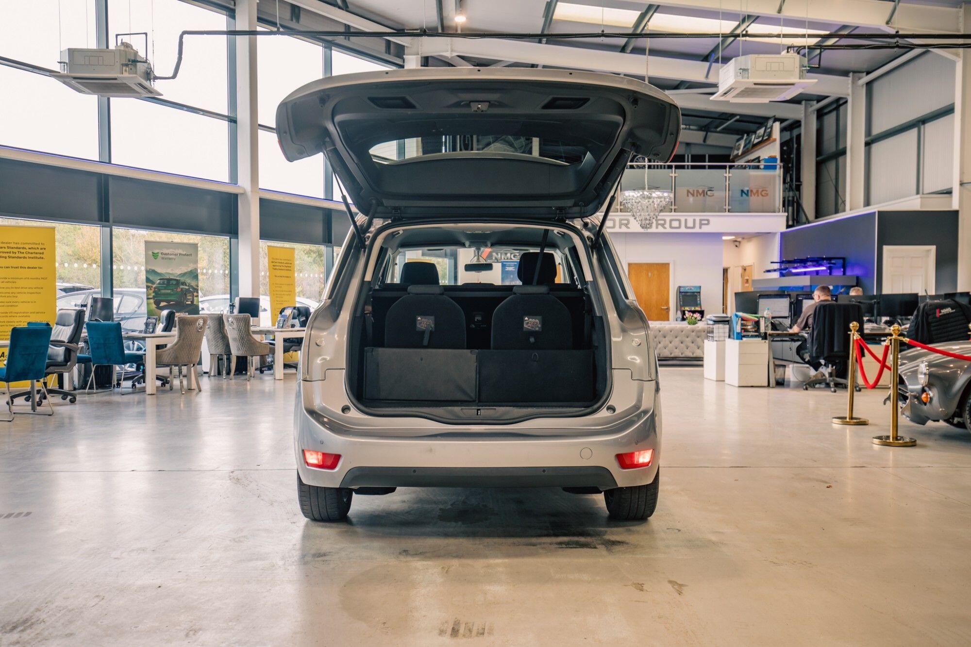 Citroen Grand C4 Picasso view 31