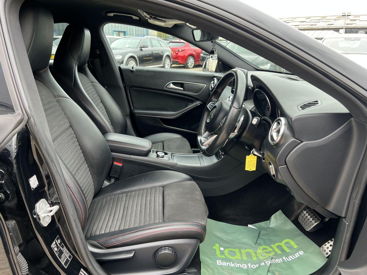 Mercedes-Benz Cla view 14