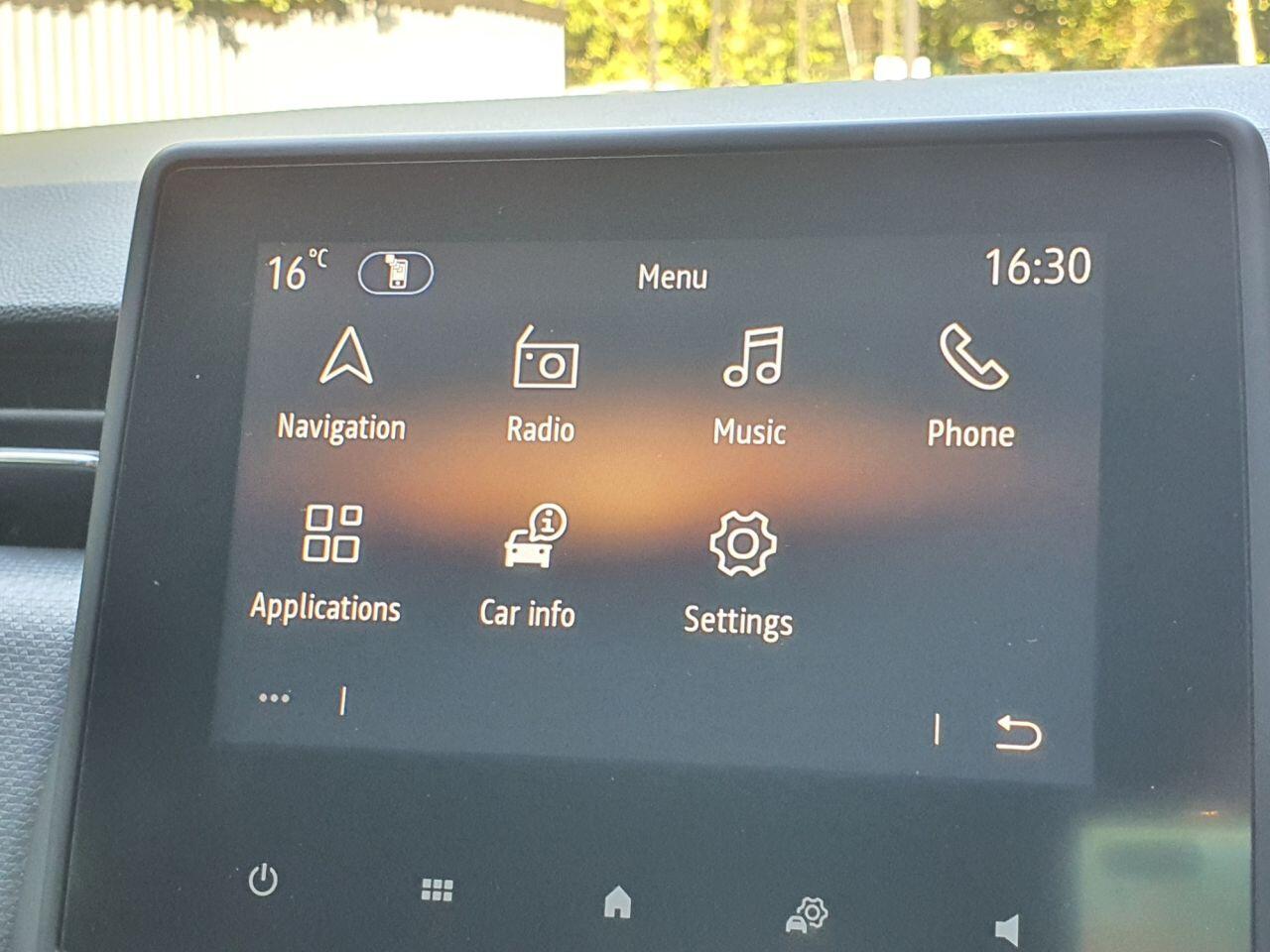 Renault Clio view 36