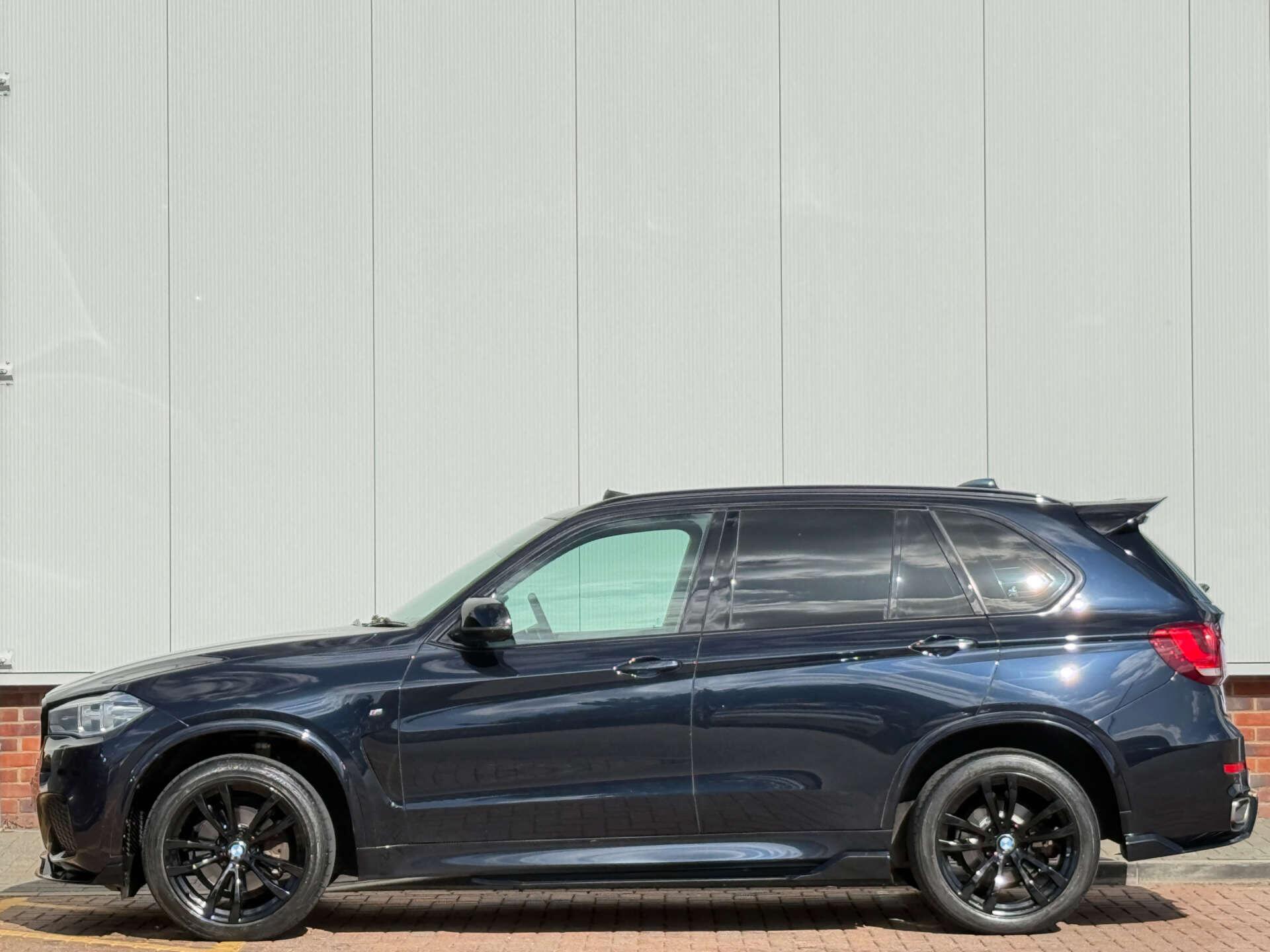 BMW X5 view 8