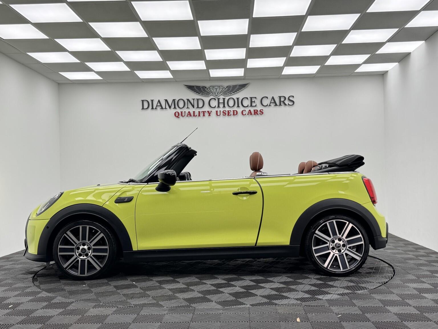 Mini Convertible view 10
