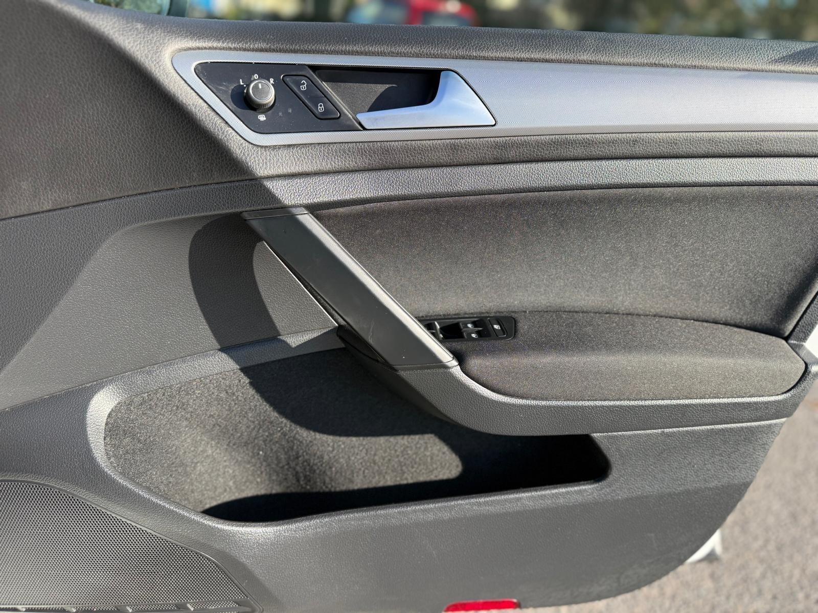 Volkswagen Golf view 44