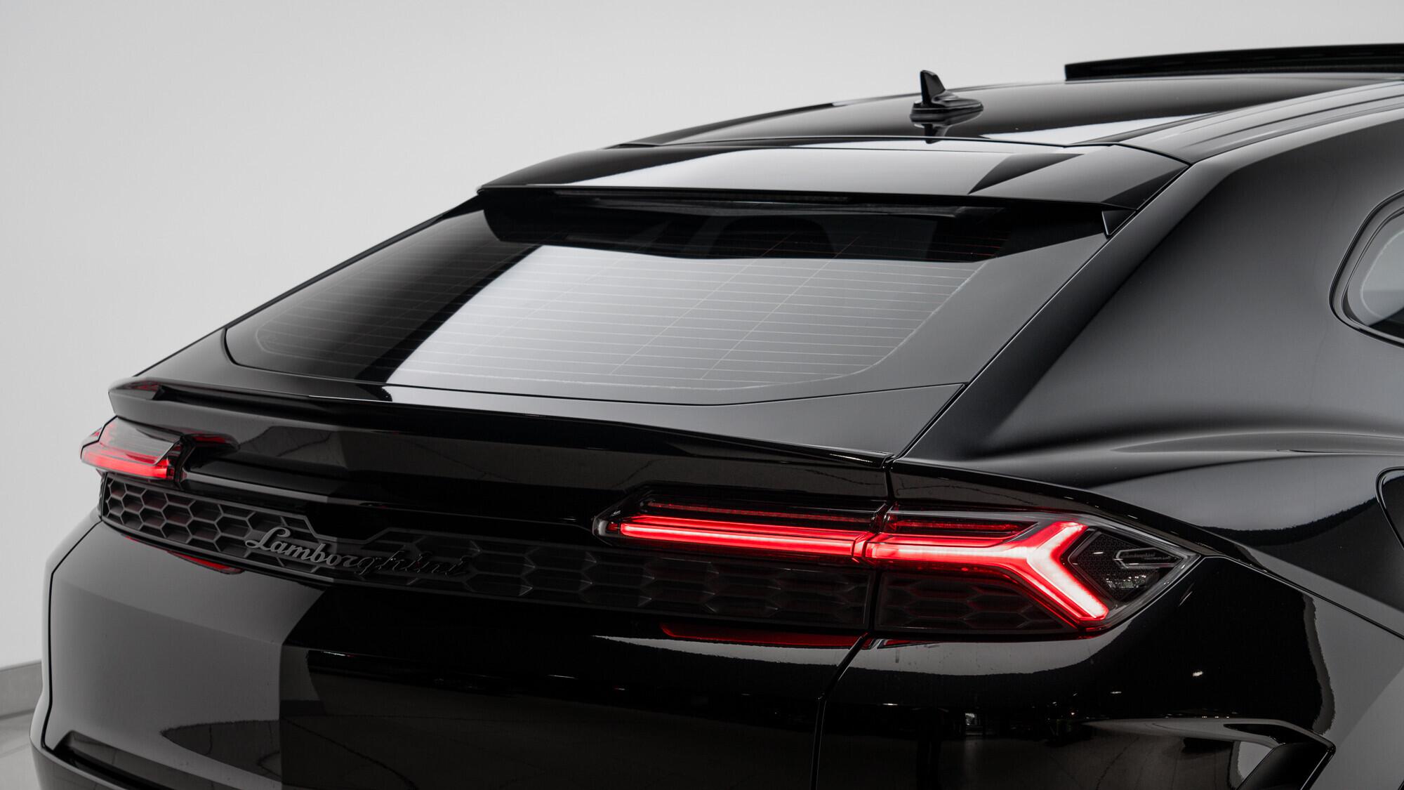 Lamborghini Urus view 18