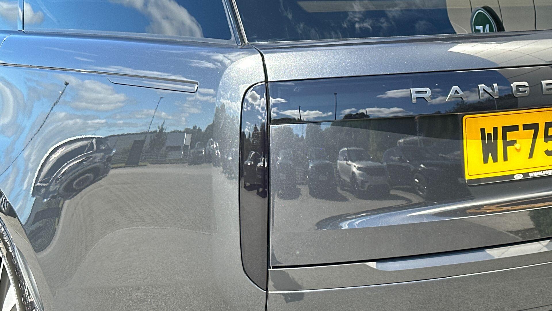 Land Rover Range Rover view 19