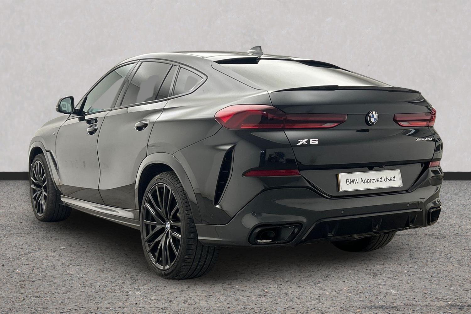 BMW X6 view 2