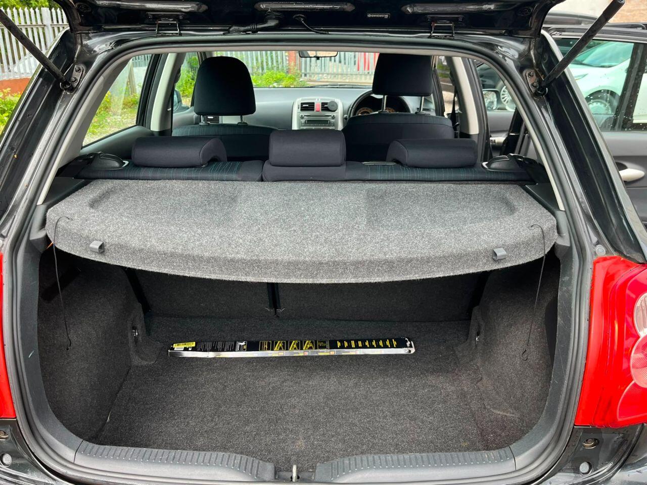 Toyota Auris view 14
