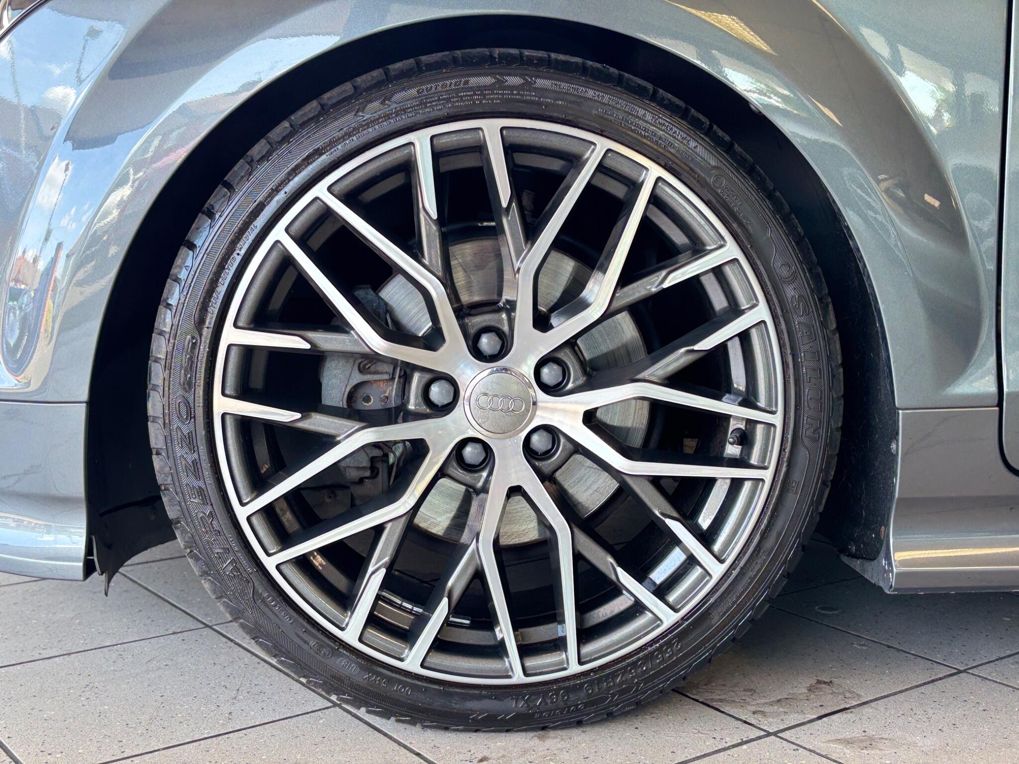 Audi TT view 14