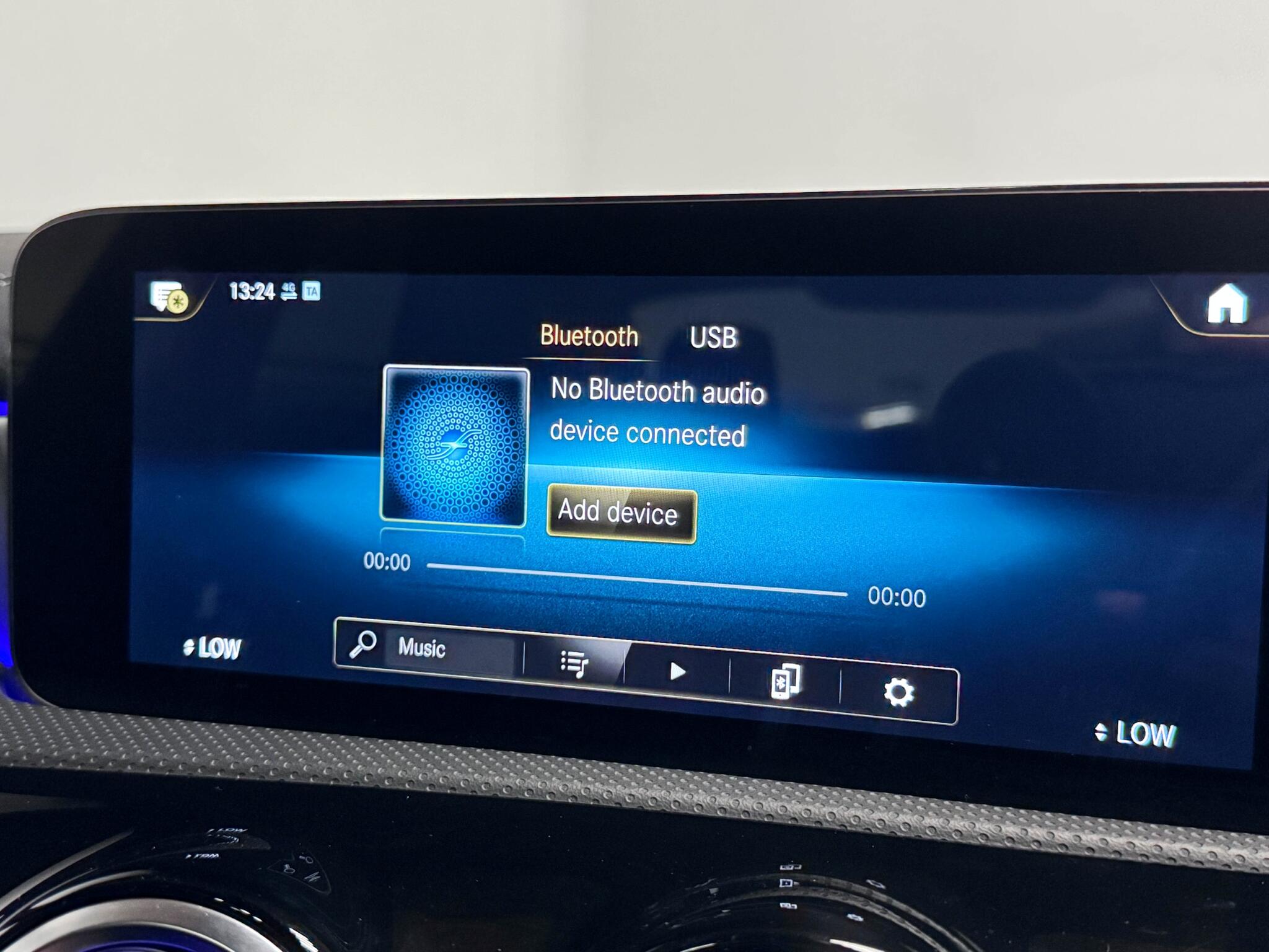 Mercedes-Benz Cla view 40