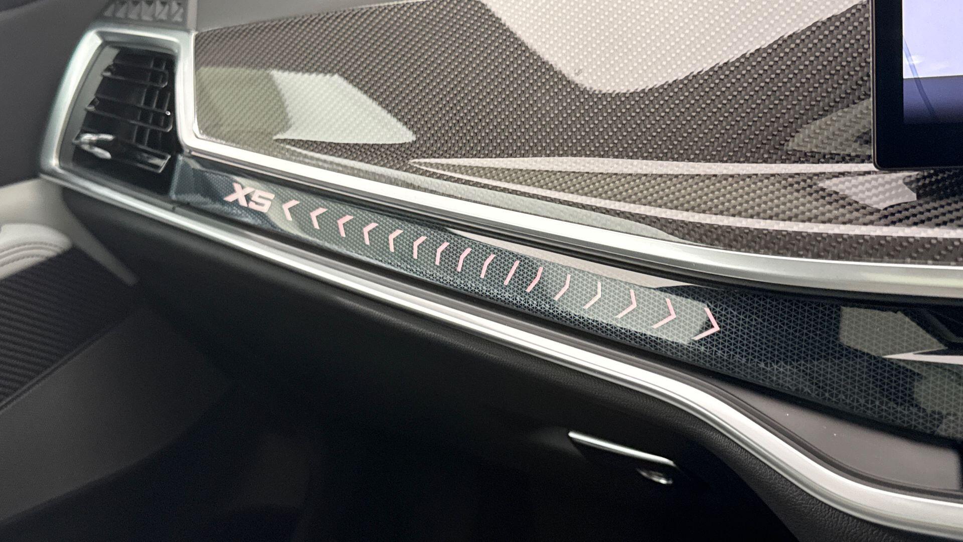 BMW X5 view 25