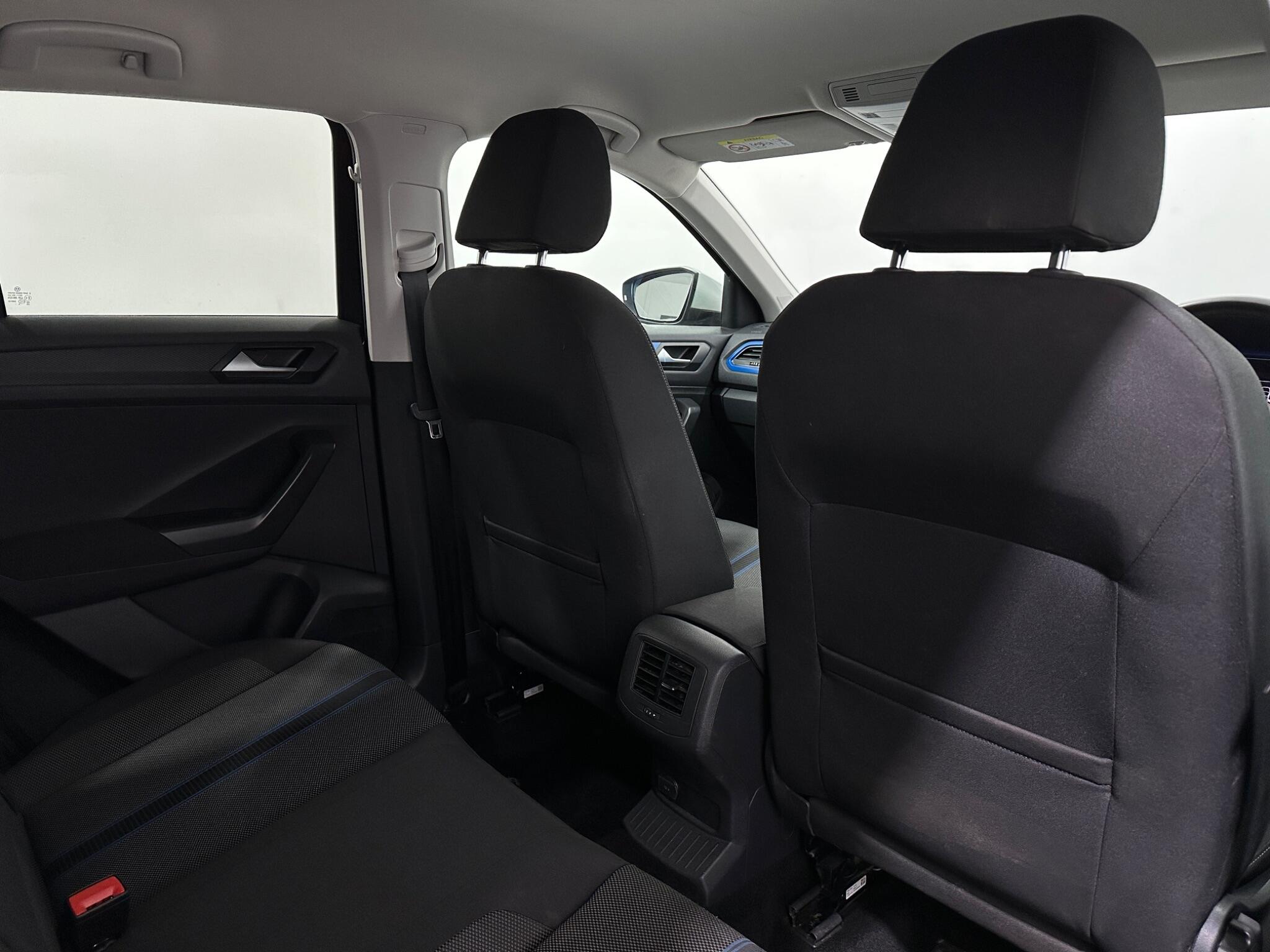 Volkswagen T-Roc view 40