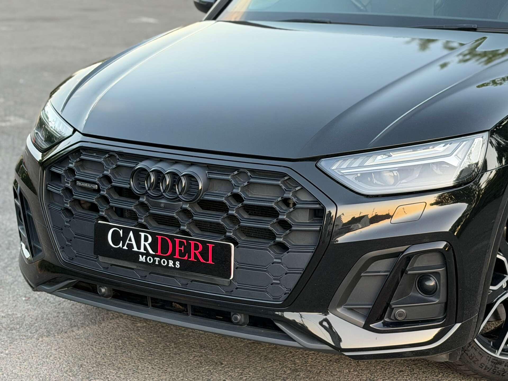 Audi Q5 view 12