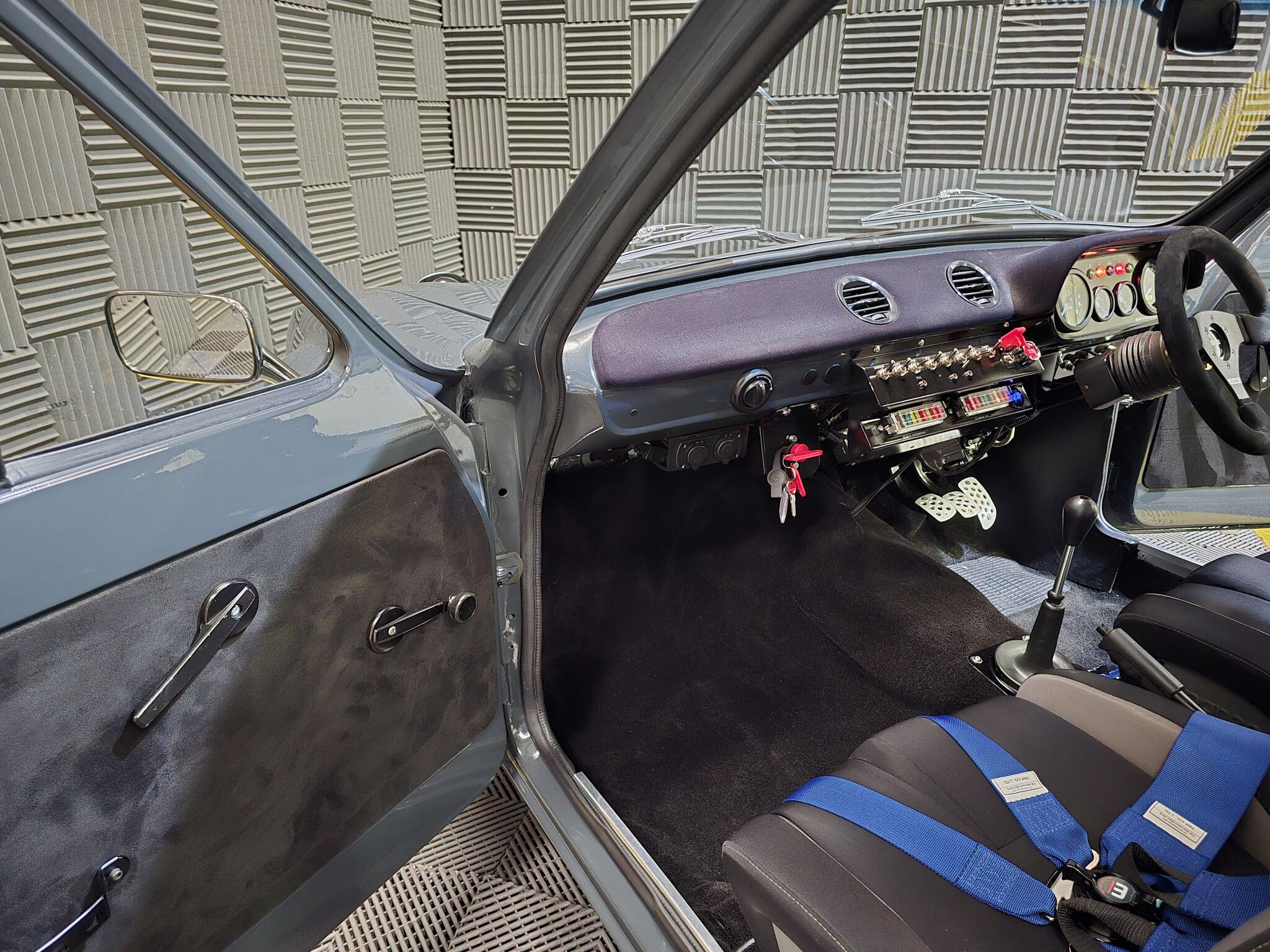 Ford Escort view 18