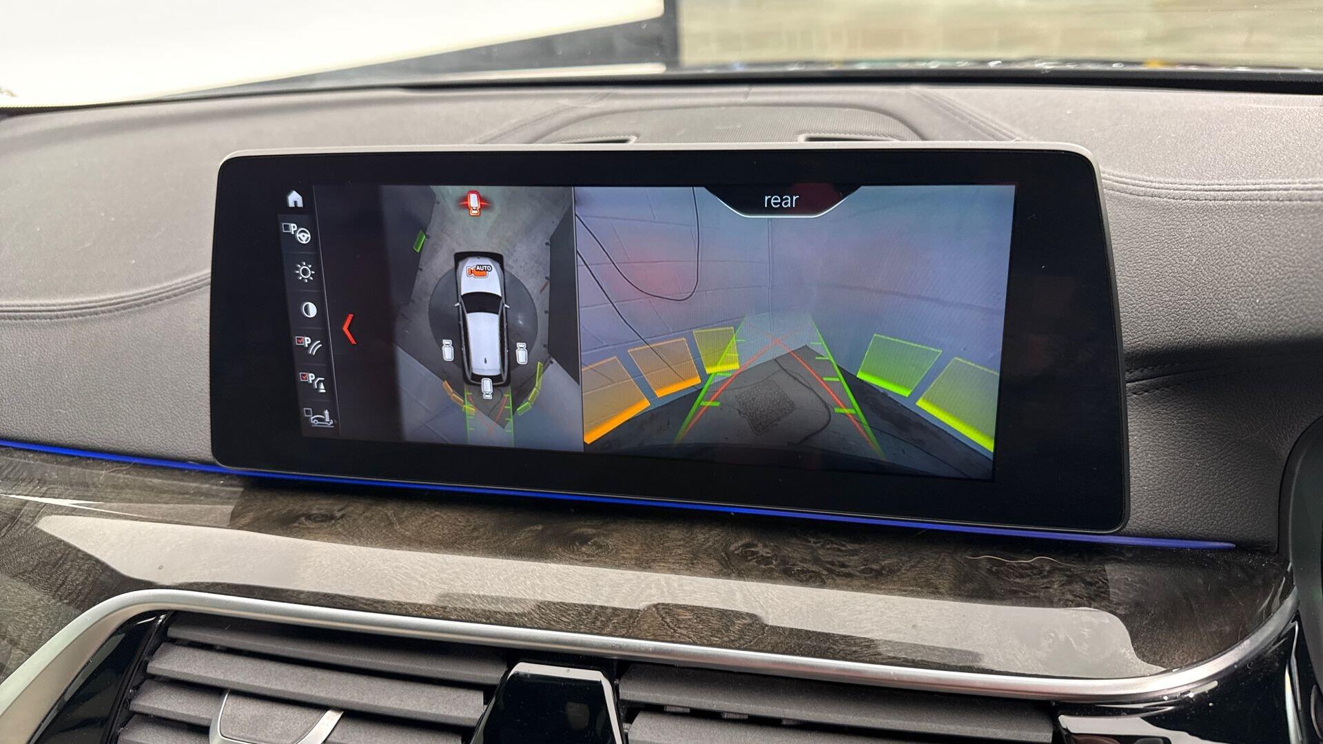 BMW 5 Series view 31
