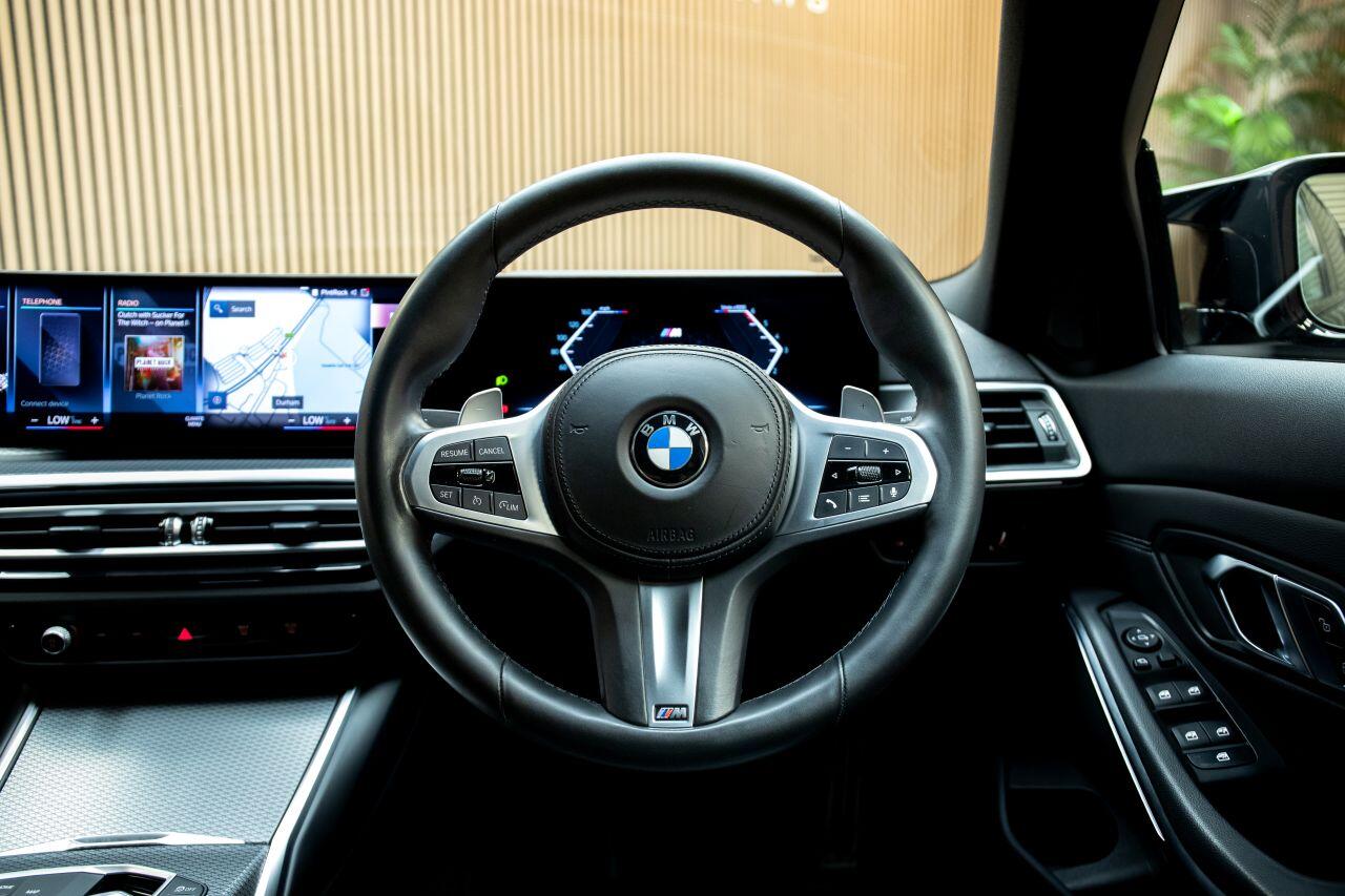 BMW 3 Series view 18