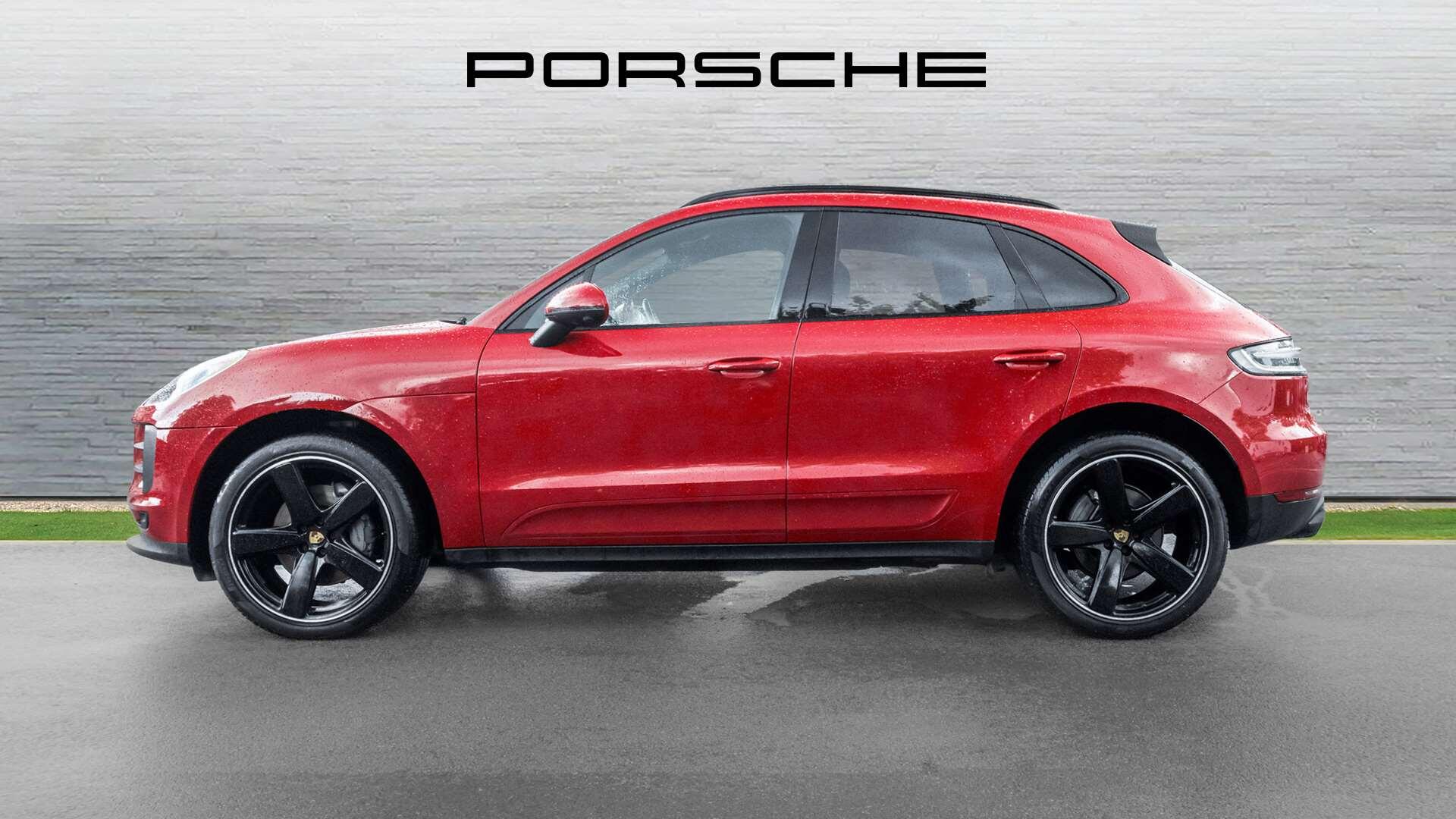 Porsche Macan view 8