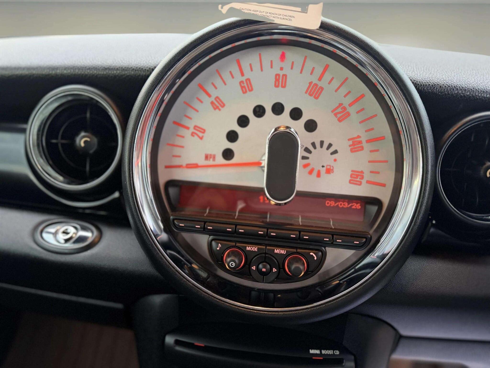 Mini Convertible view 36