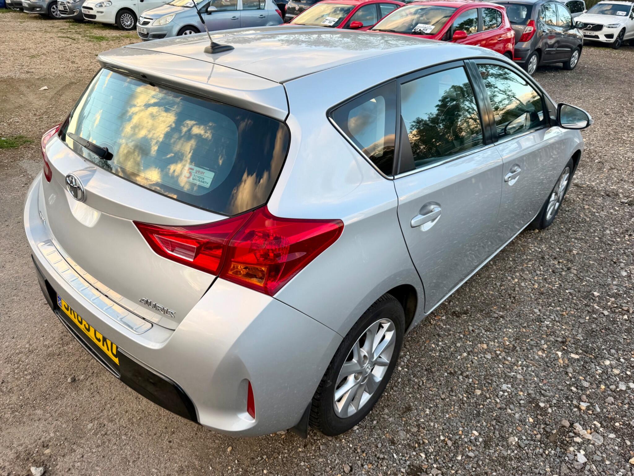 Toyota Auris view 22