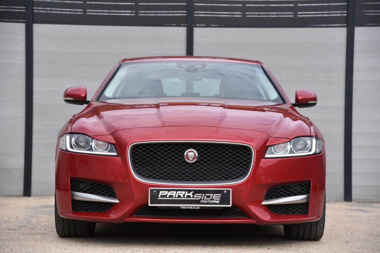 Jaguar XF view 4