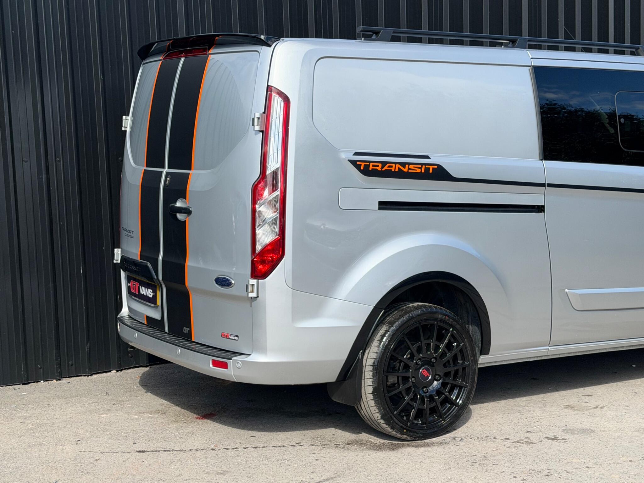 Ford Transit Custom view 17