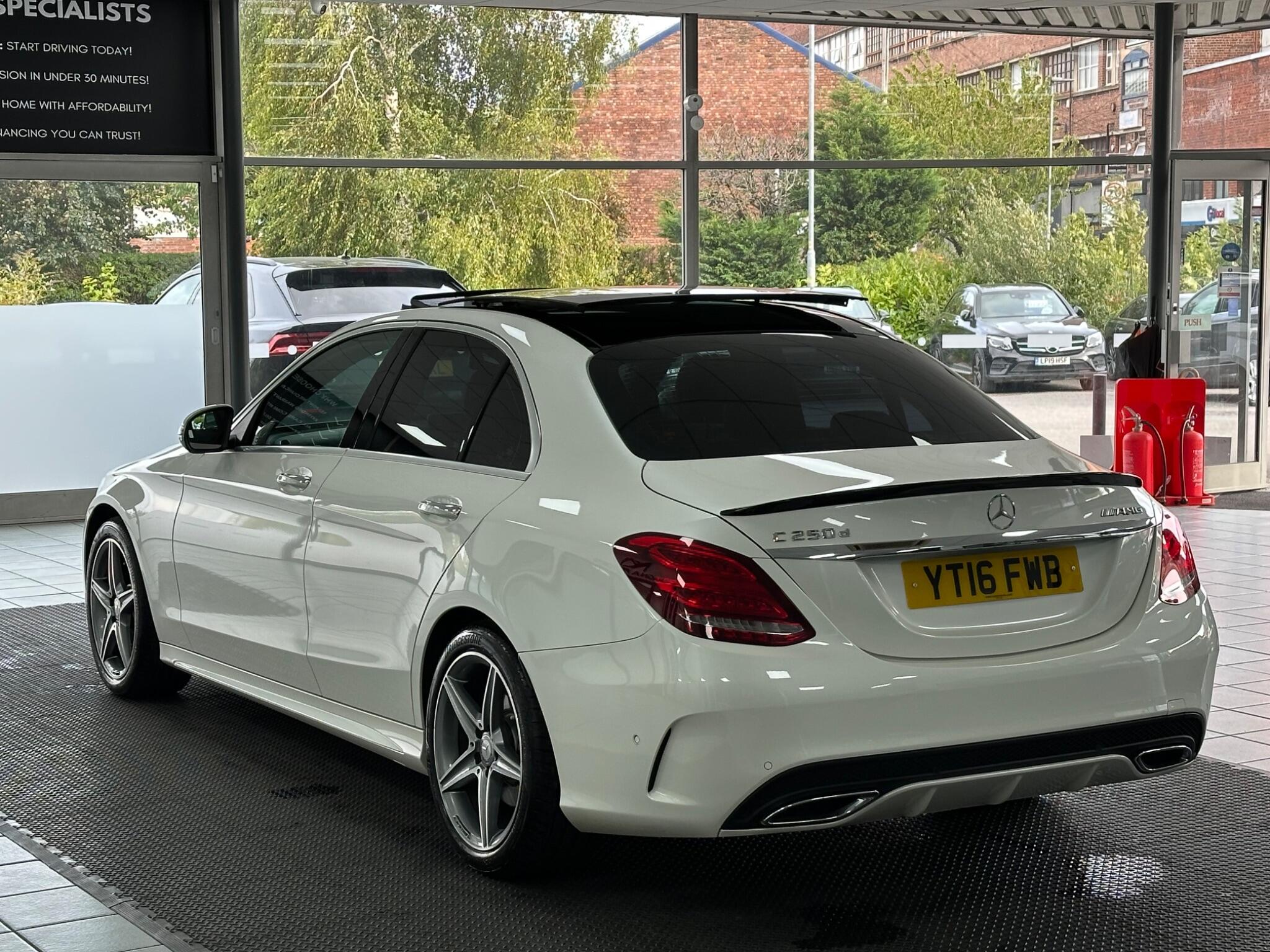 Mercedes-Benz C Class view 9