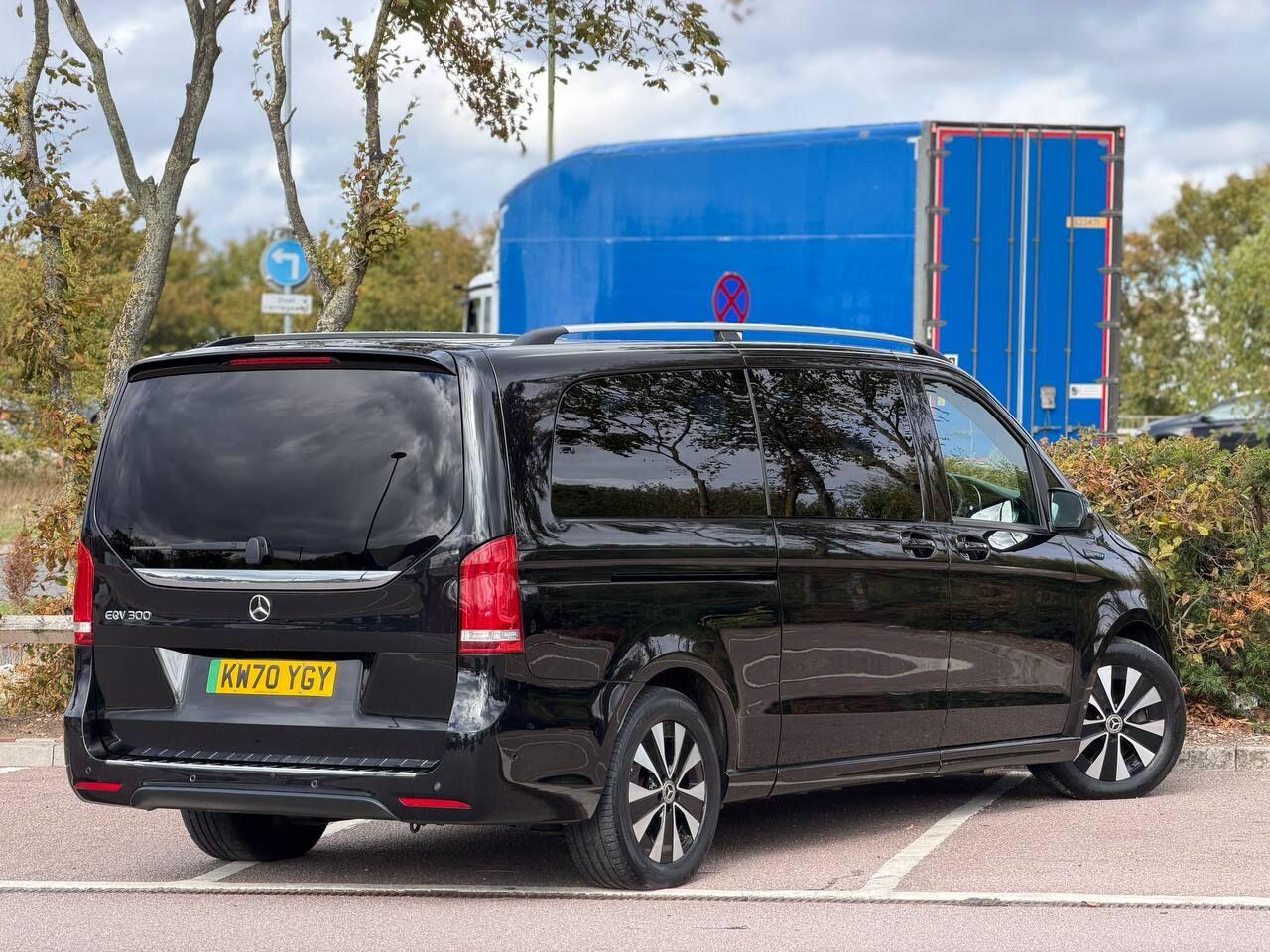Mercedes-Benz Eqv view 66