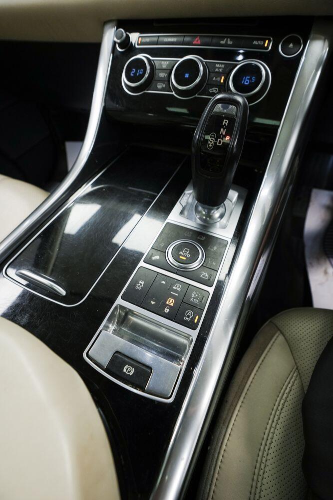 Land Rover Range Rover Sport view 22