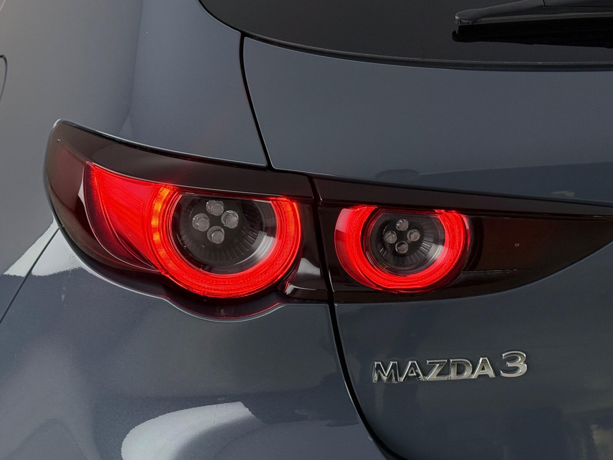 Mazda Mazda3 view 11
