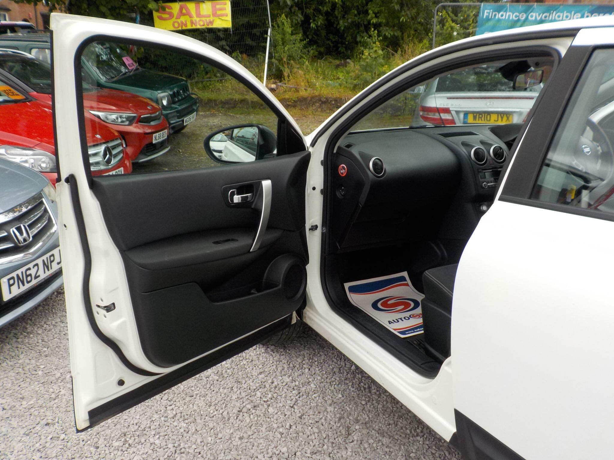 Nissan Qashqai 1.6 Acenta 2WD Euro 5 (s/s) 5dr