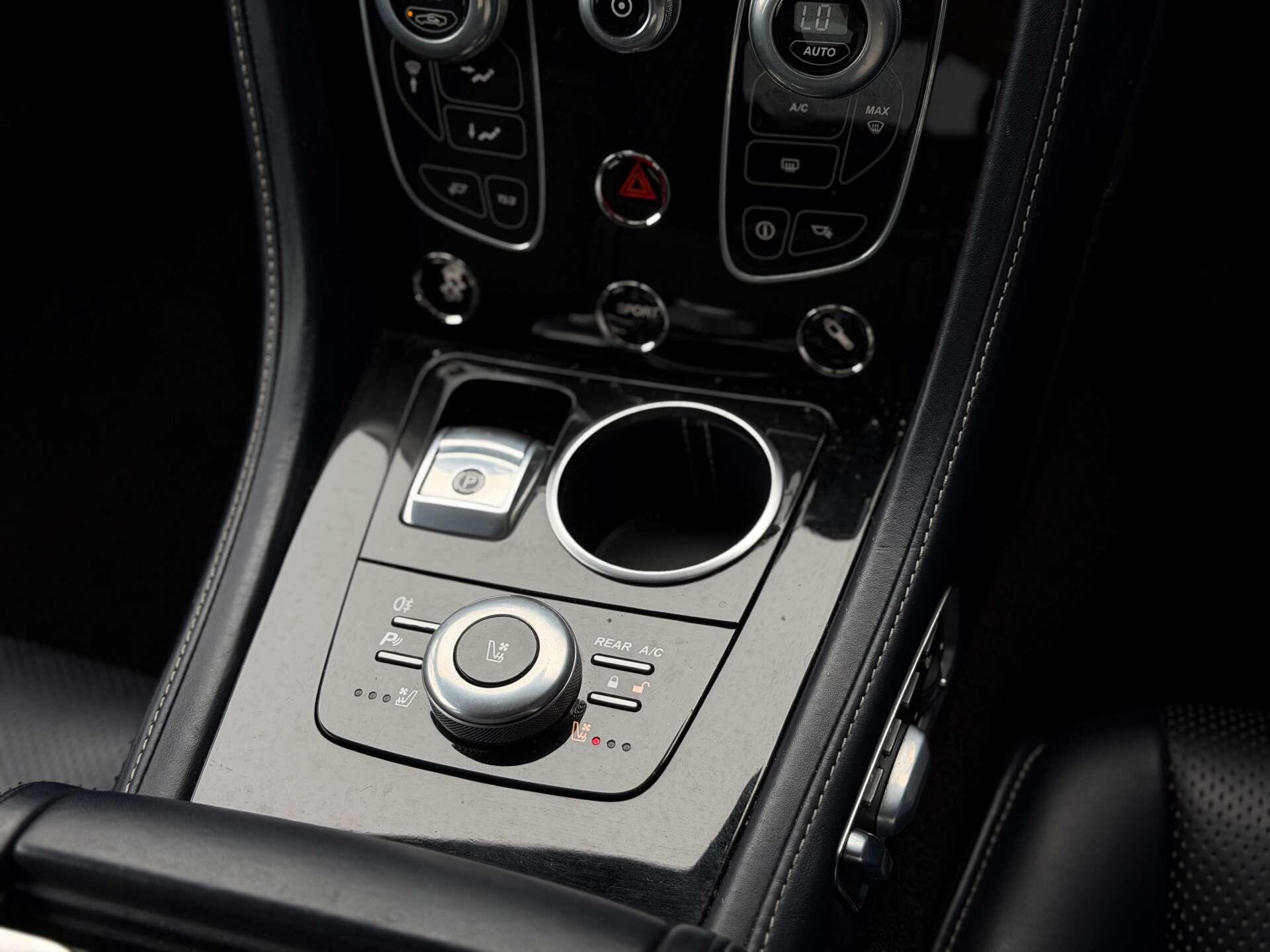 Aston Martin Rapide view 26
