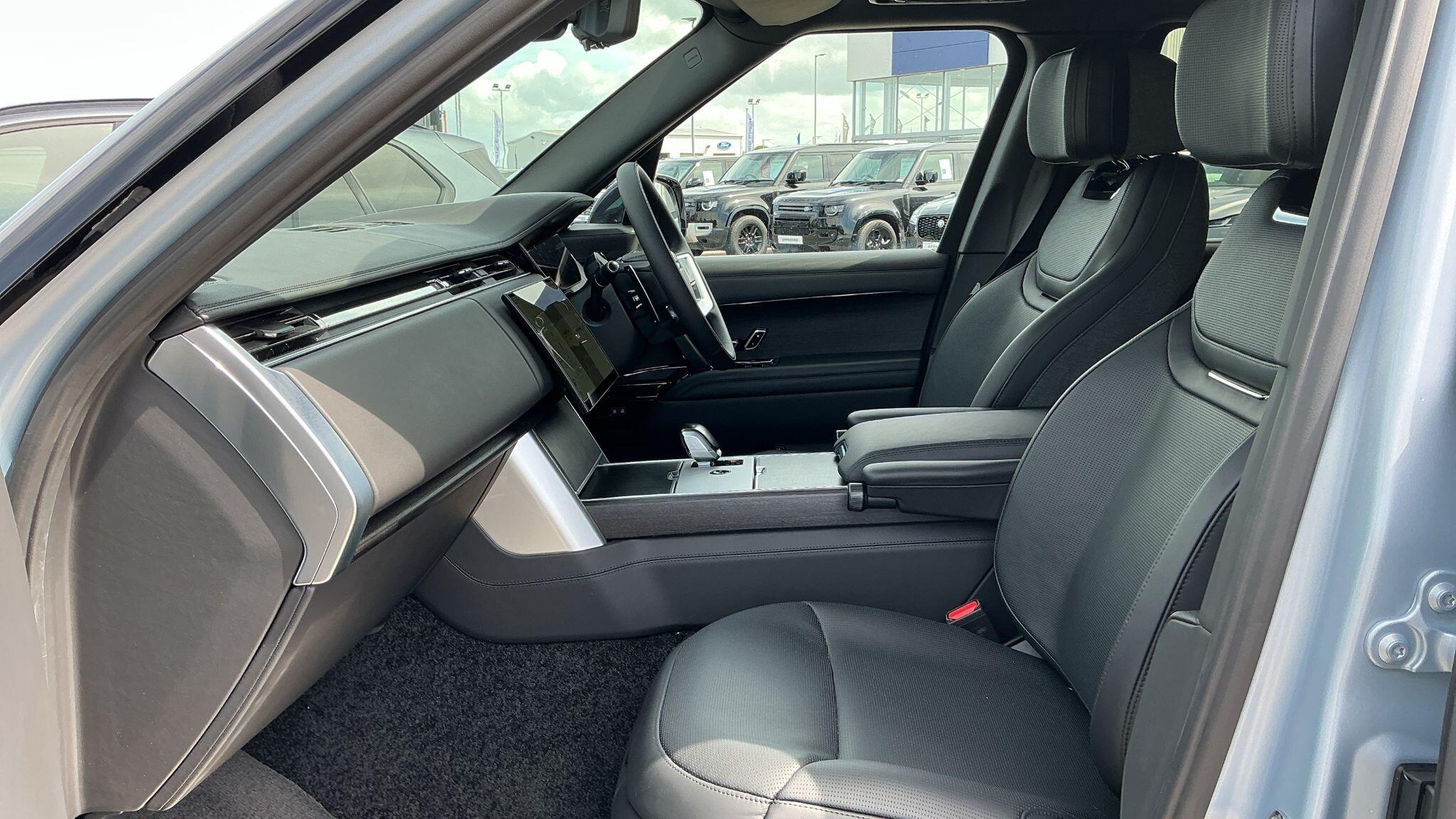 Land Rover Range Rover view 6