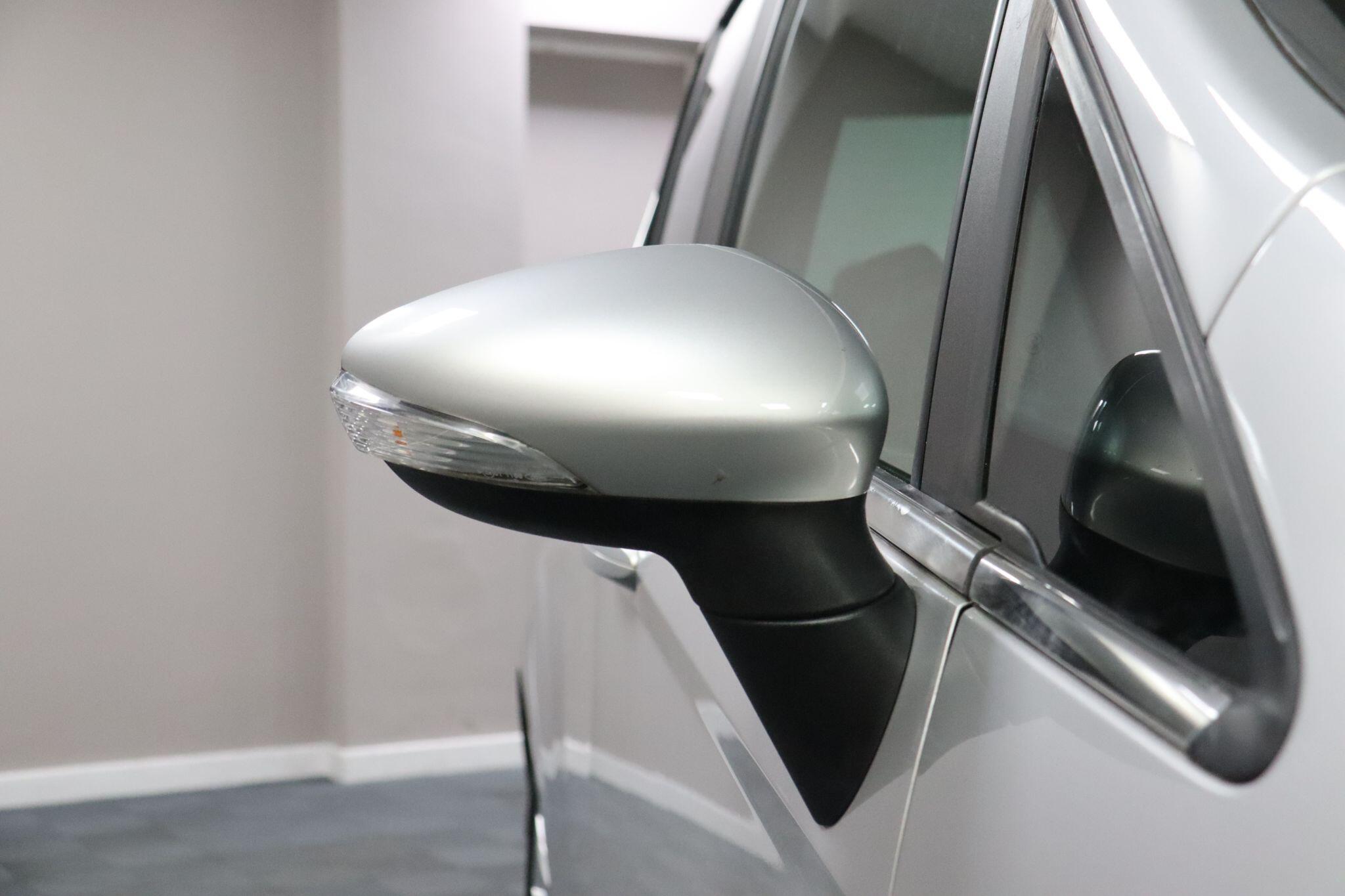 Ford B-Max view 33