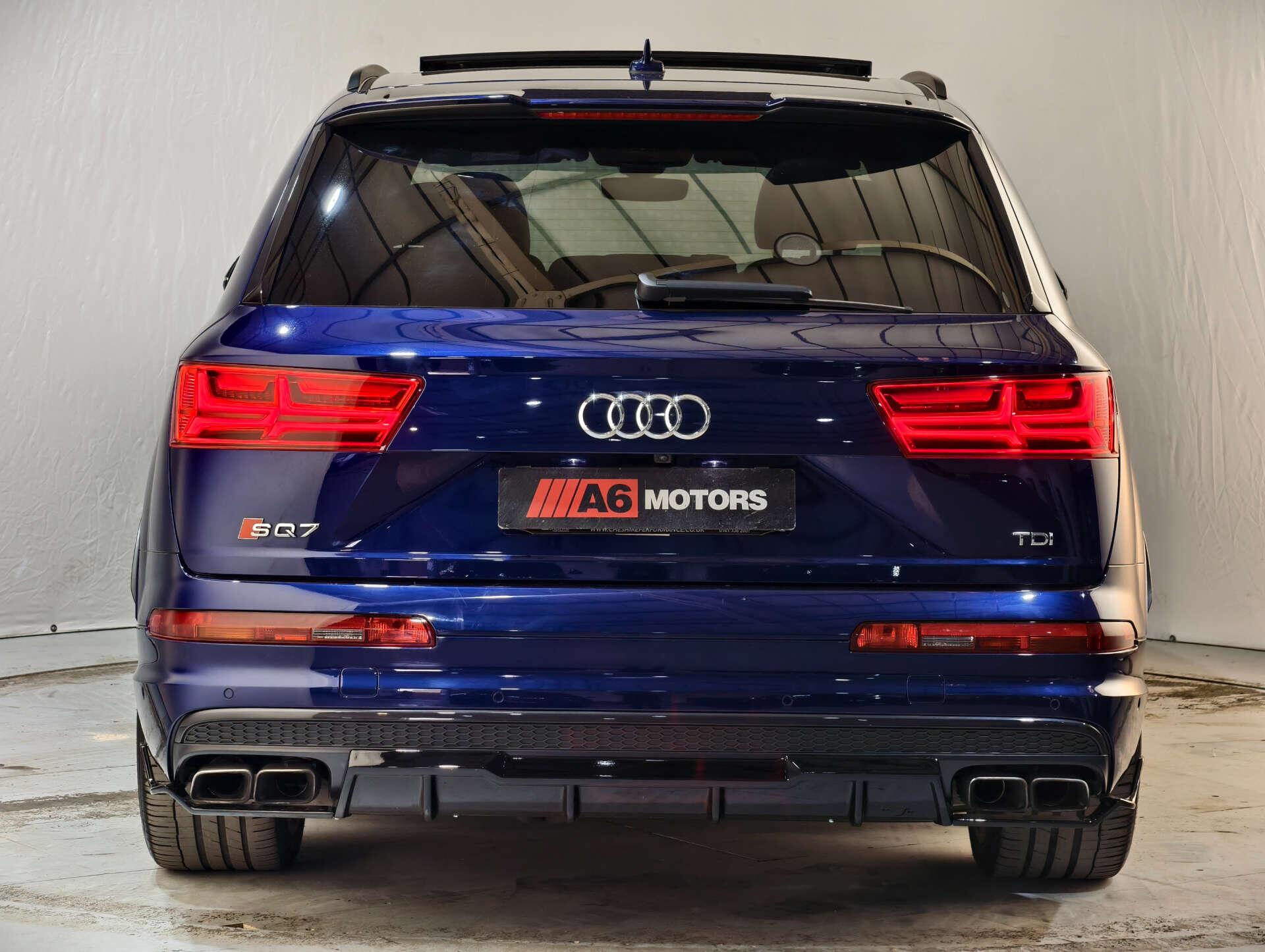 Audi SQ7 view 15