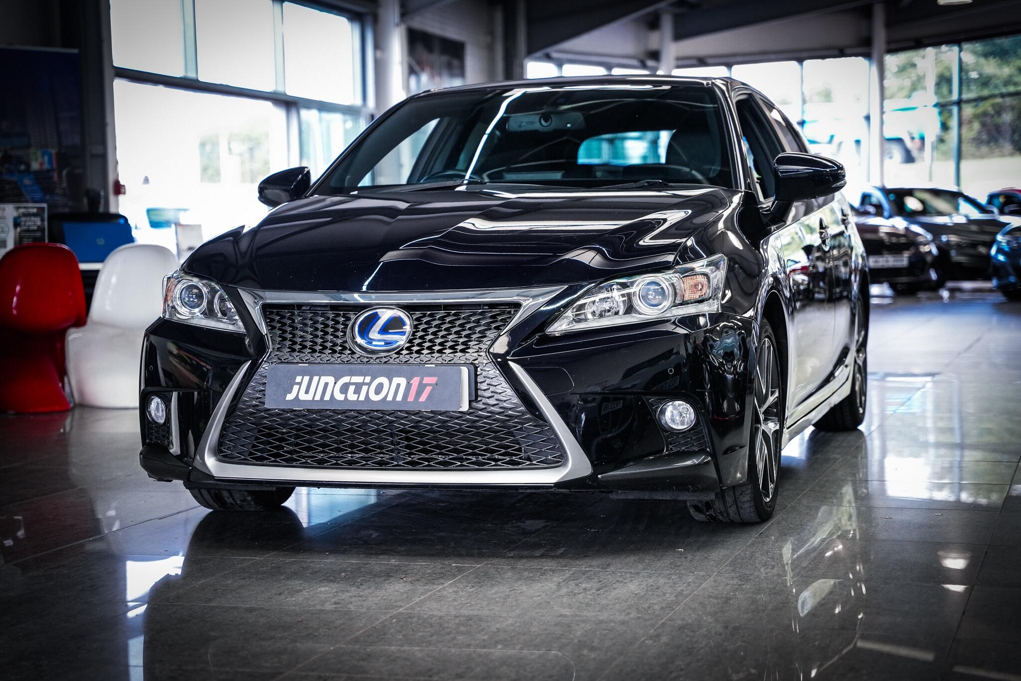Lexus CT view 12
