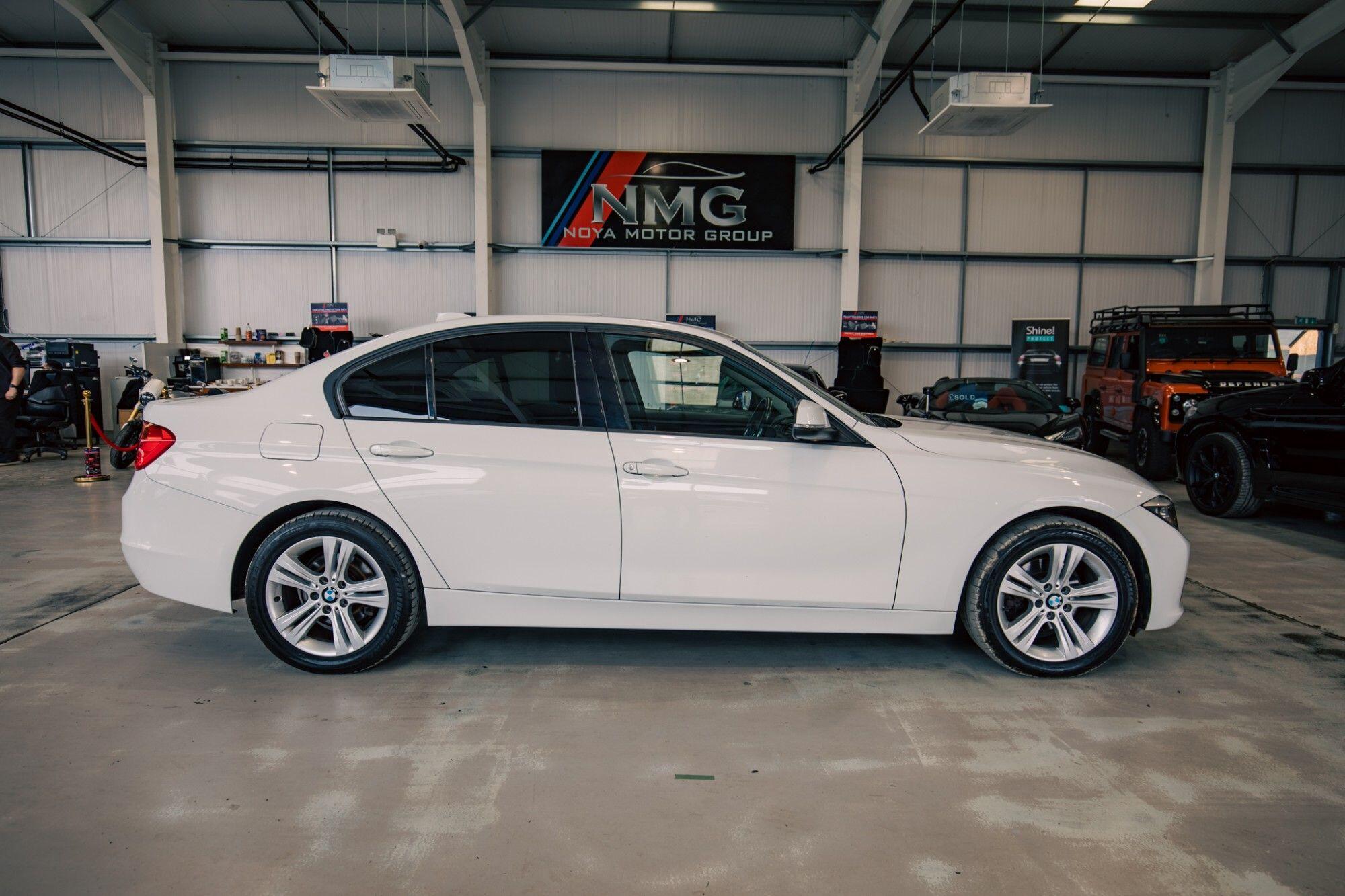 BMW 3 Series view 25