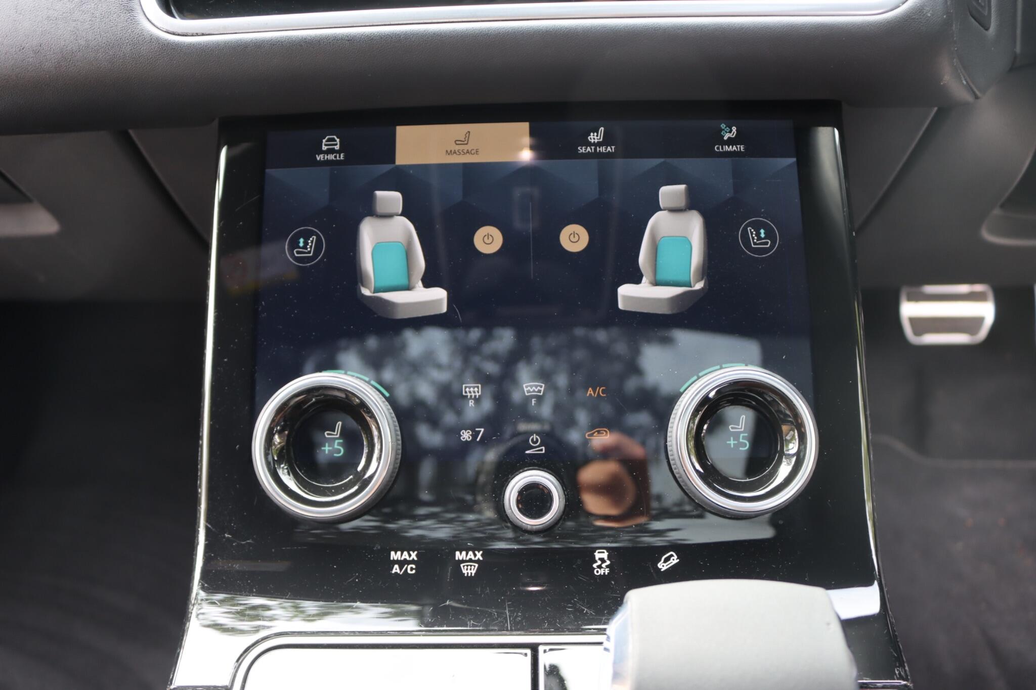 Land Rover Range Rover Velar view 41