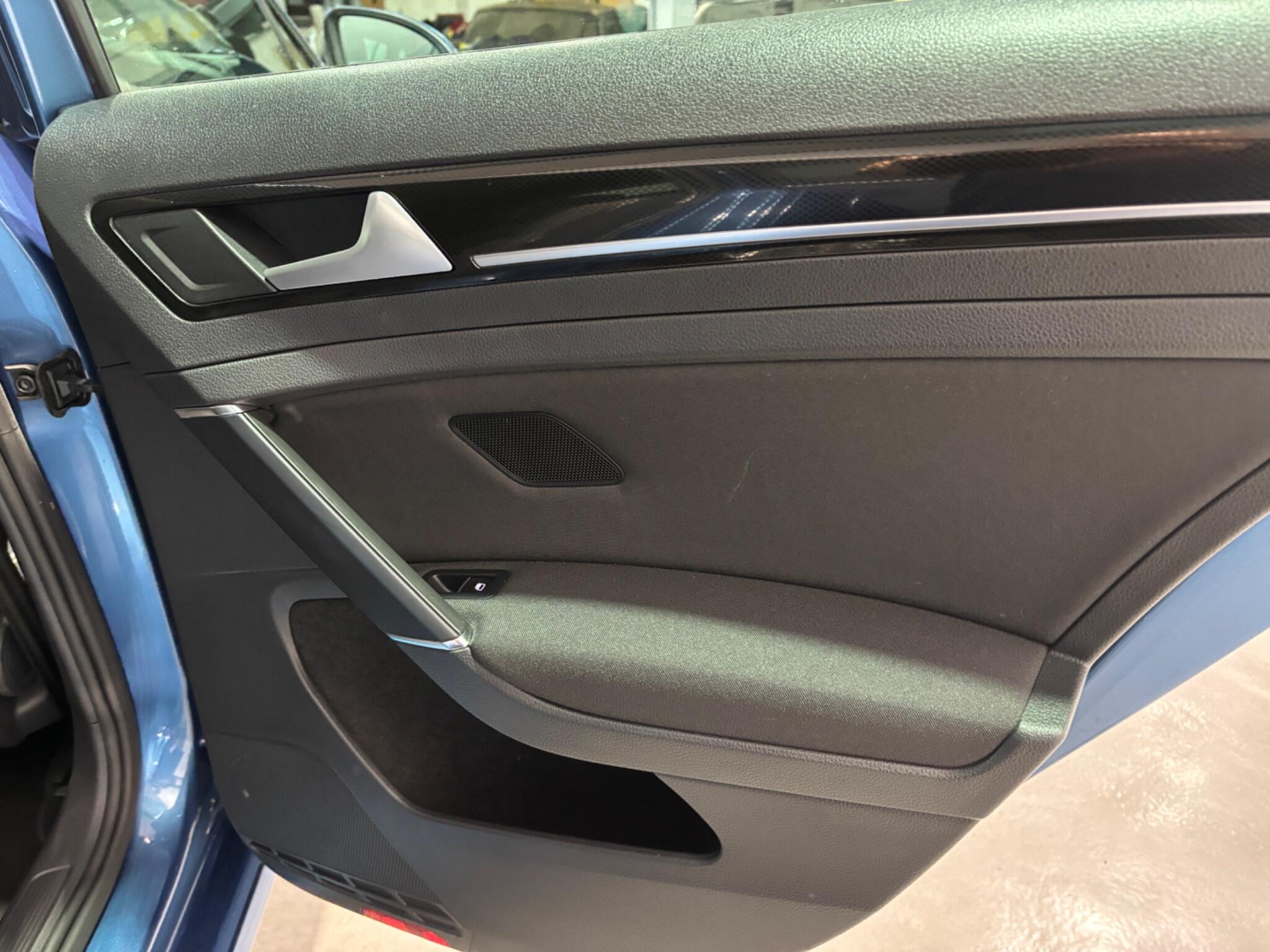 Volkswagen Golf view 11