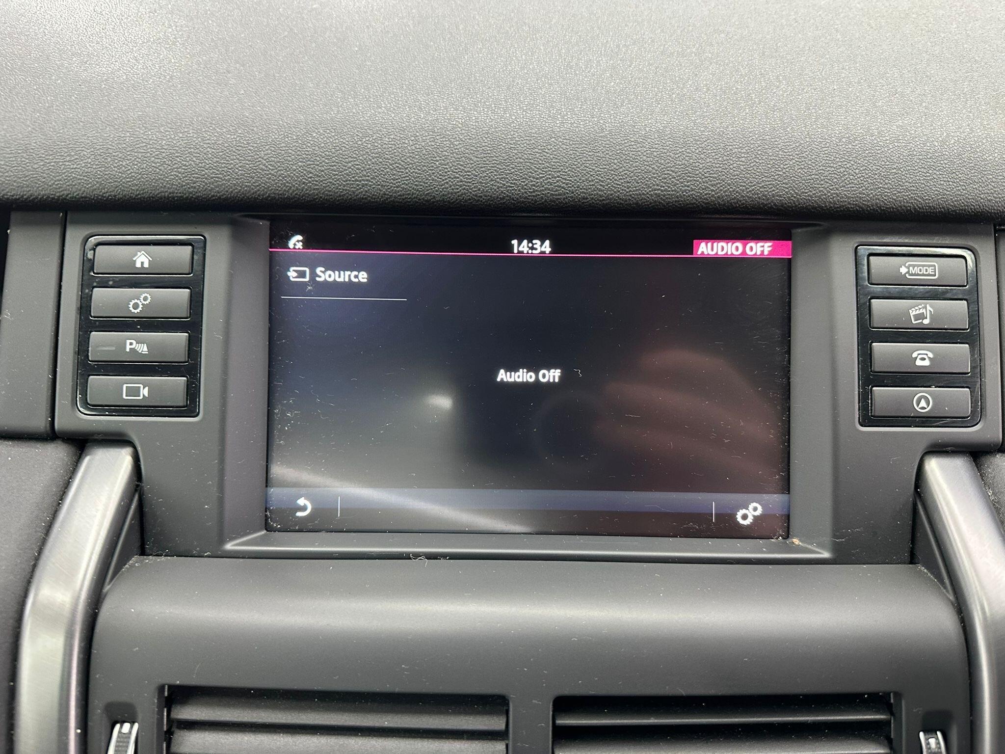 Land Rover Discovery Sport view 35