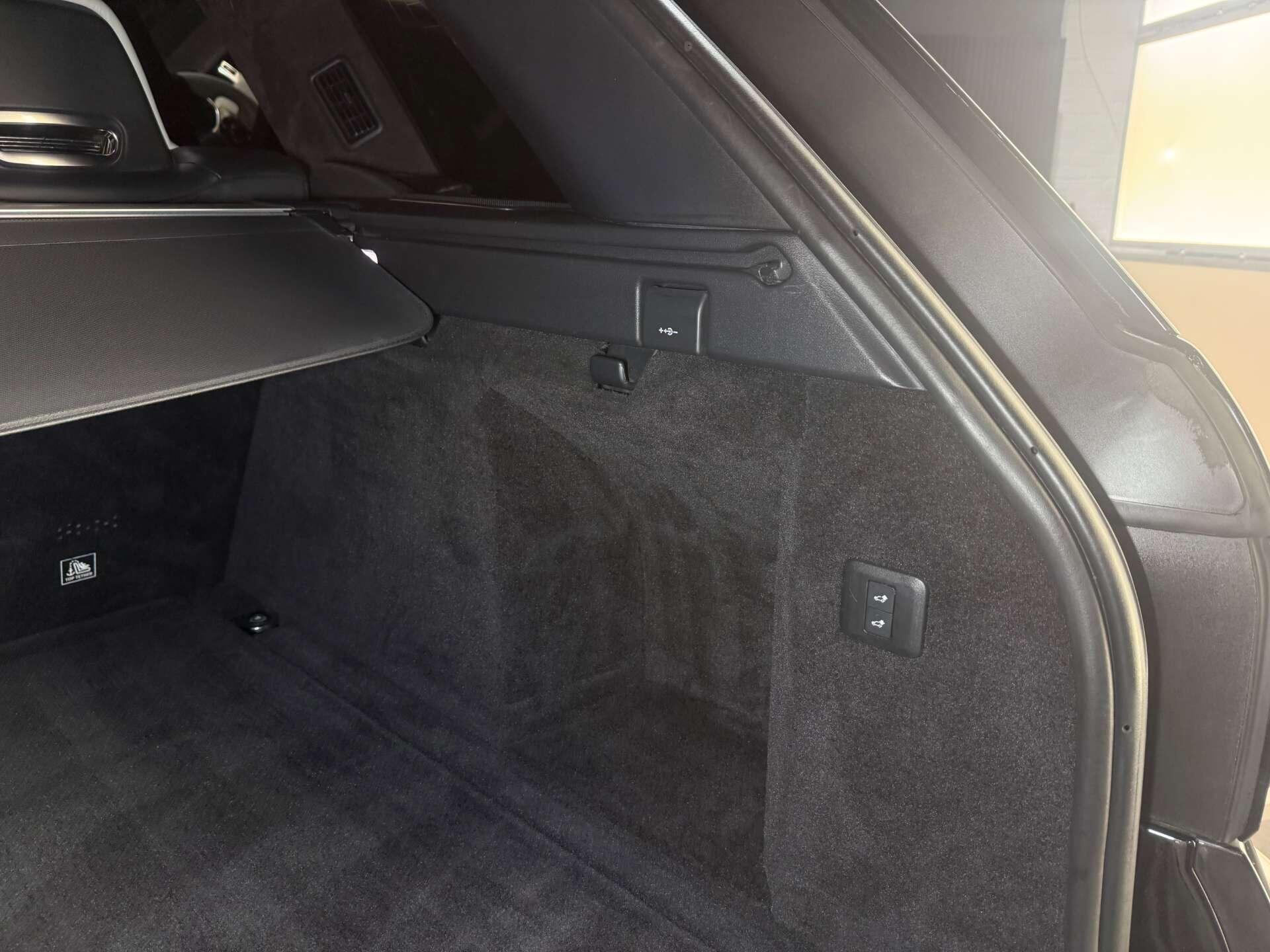Land Rover Range Rover Sport view 15