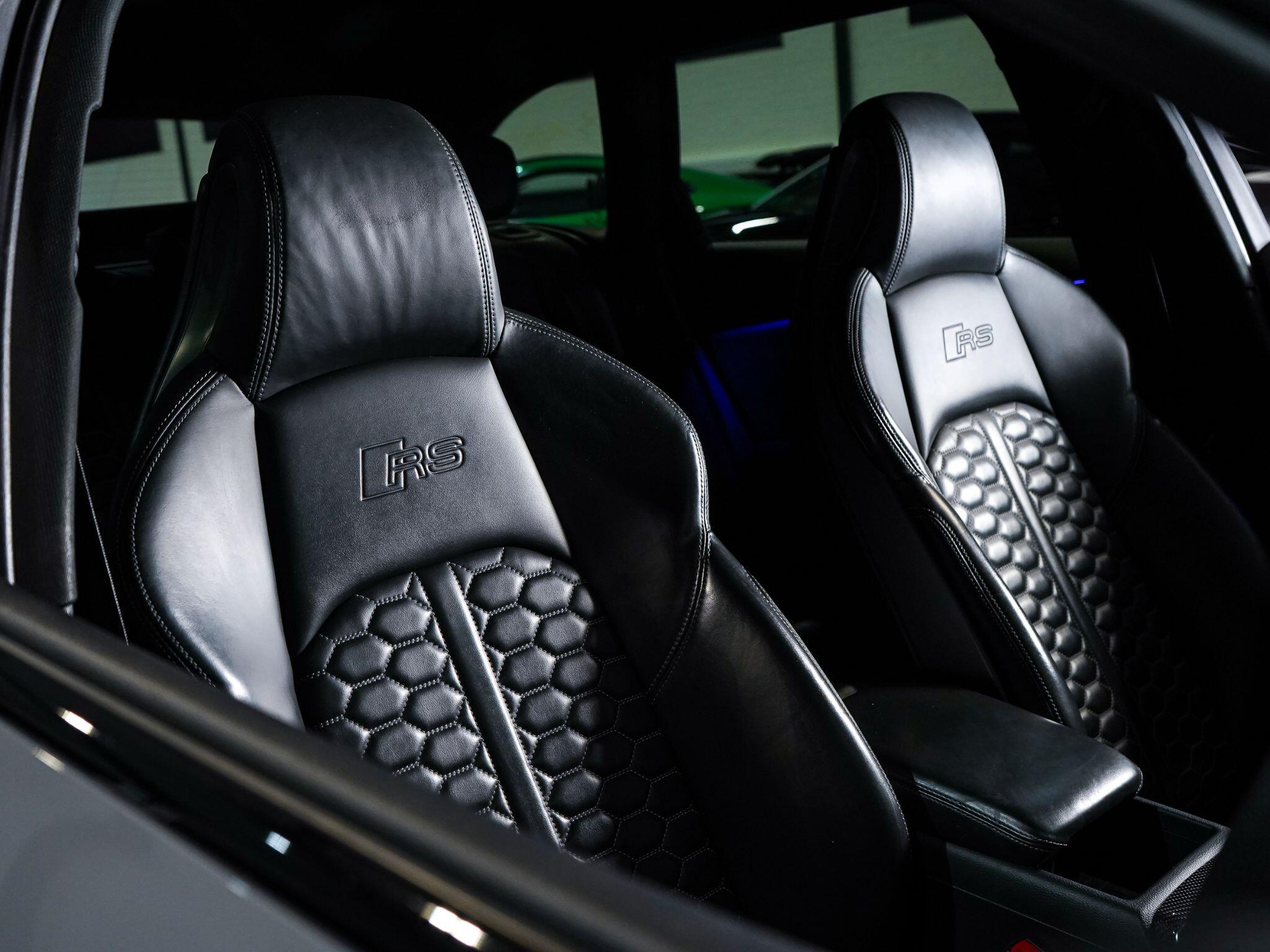 Audi RS4 view 15
