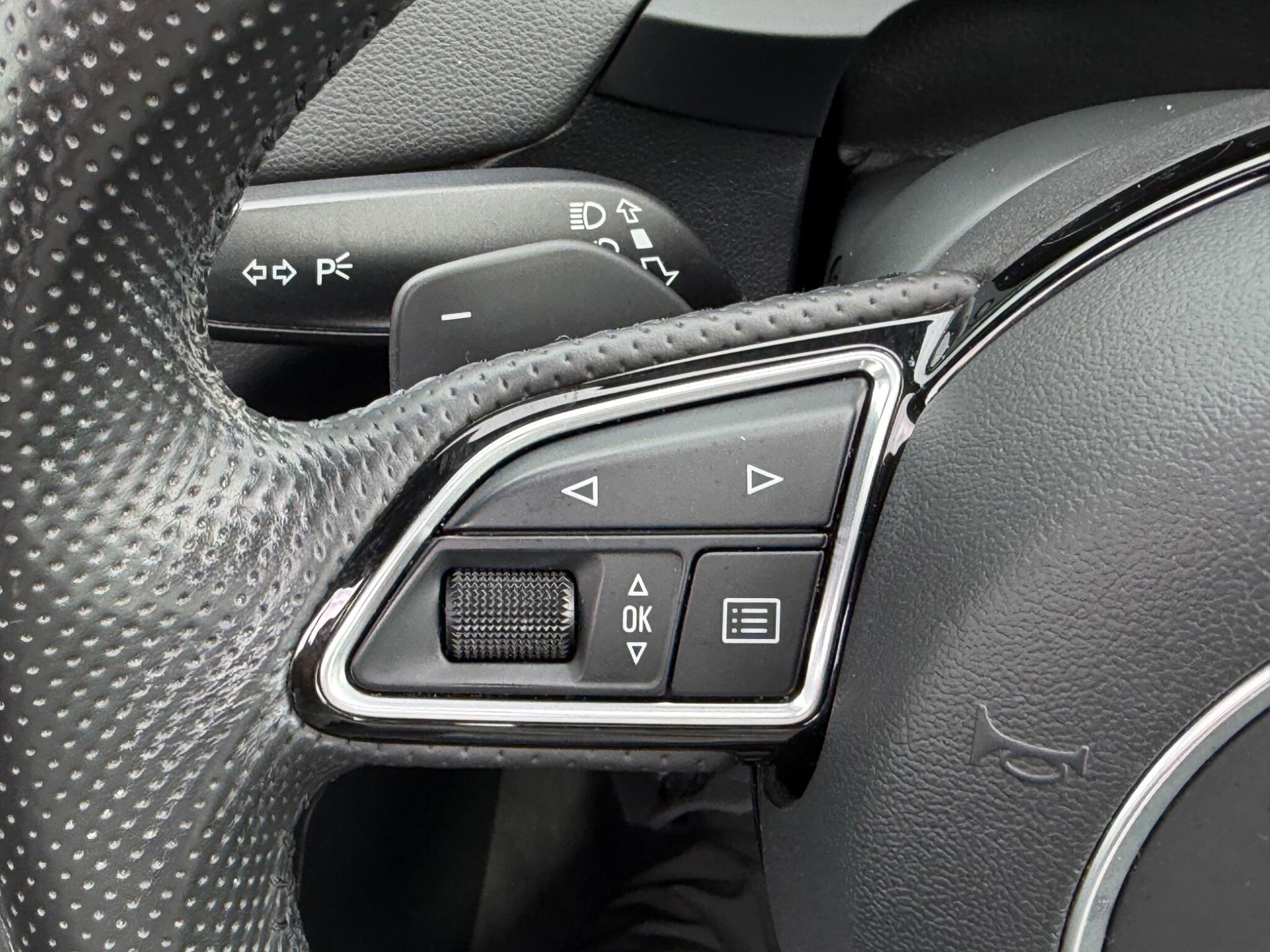 Audi Q3 view 28