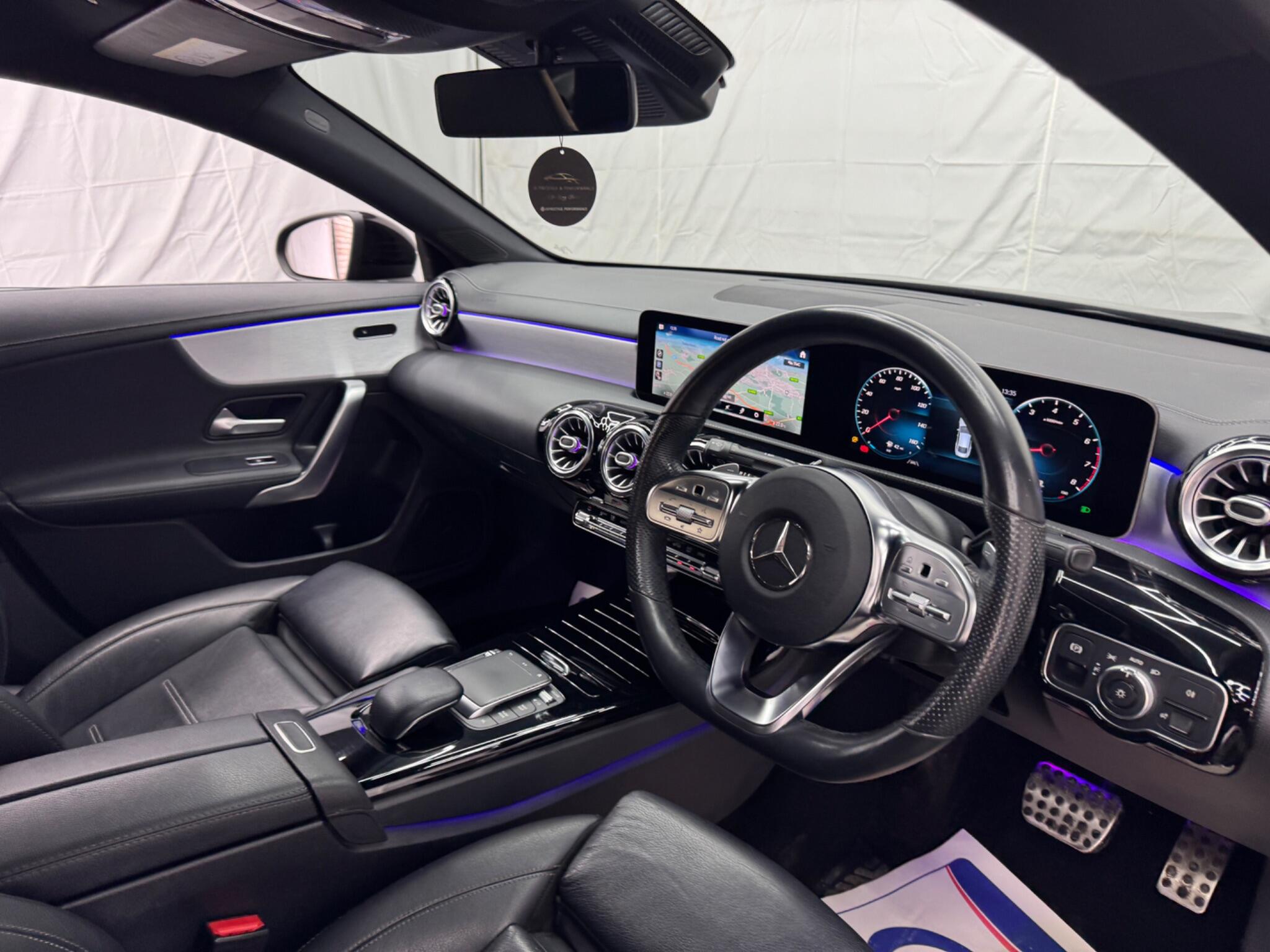 Mercedes-Benz Cla view 37
