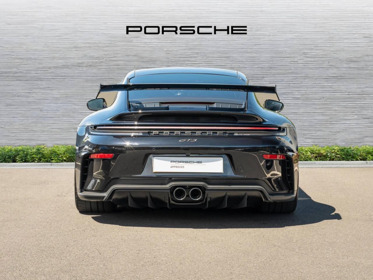 Porsche 911 view 7