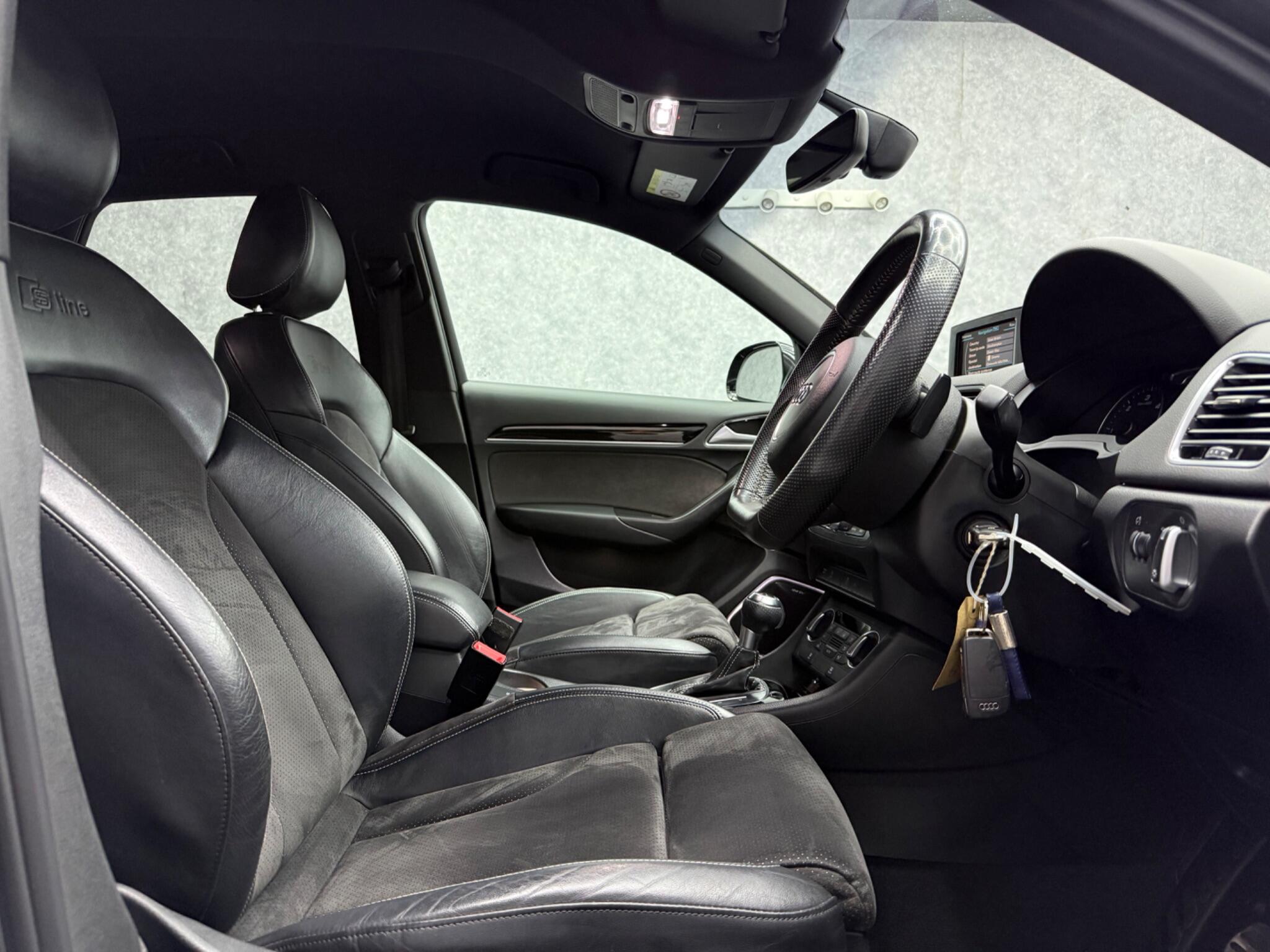 Audi Q3 view 7