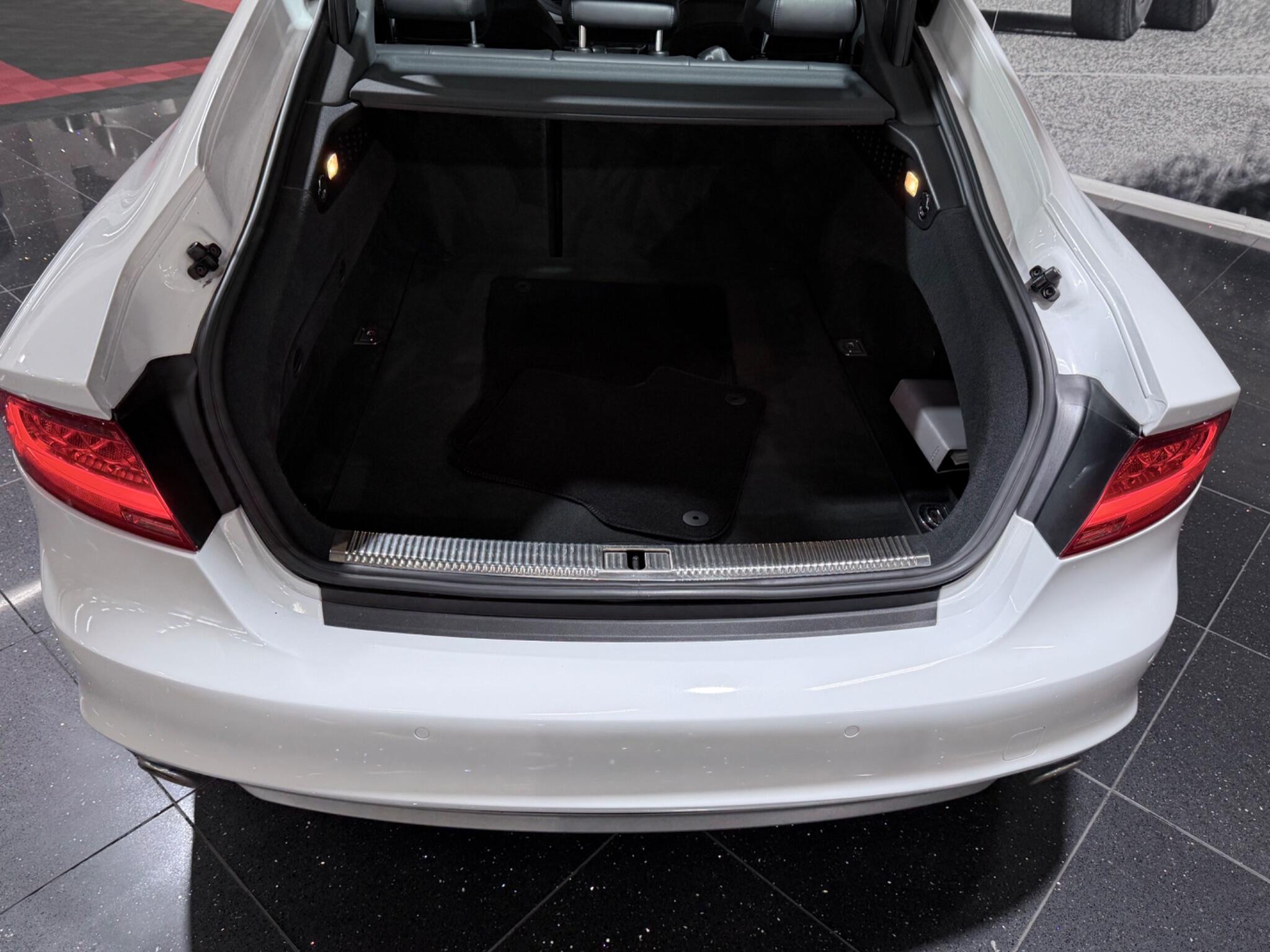 Audi A7 view 24