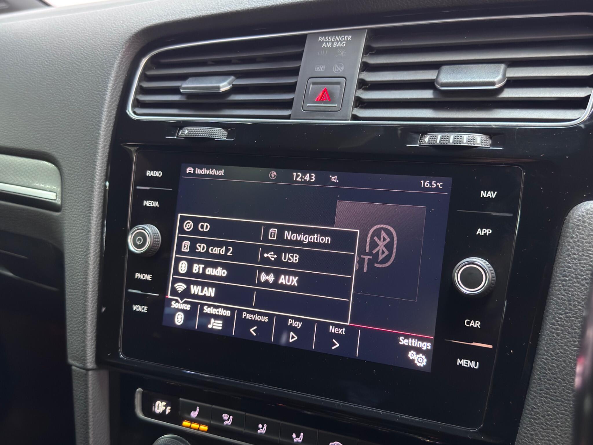 Volkswagen Golf view 32