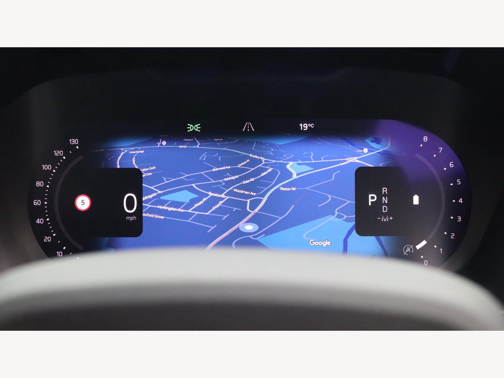 Volvo XC40 view 14