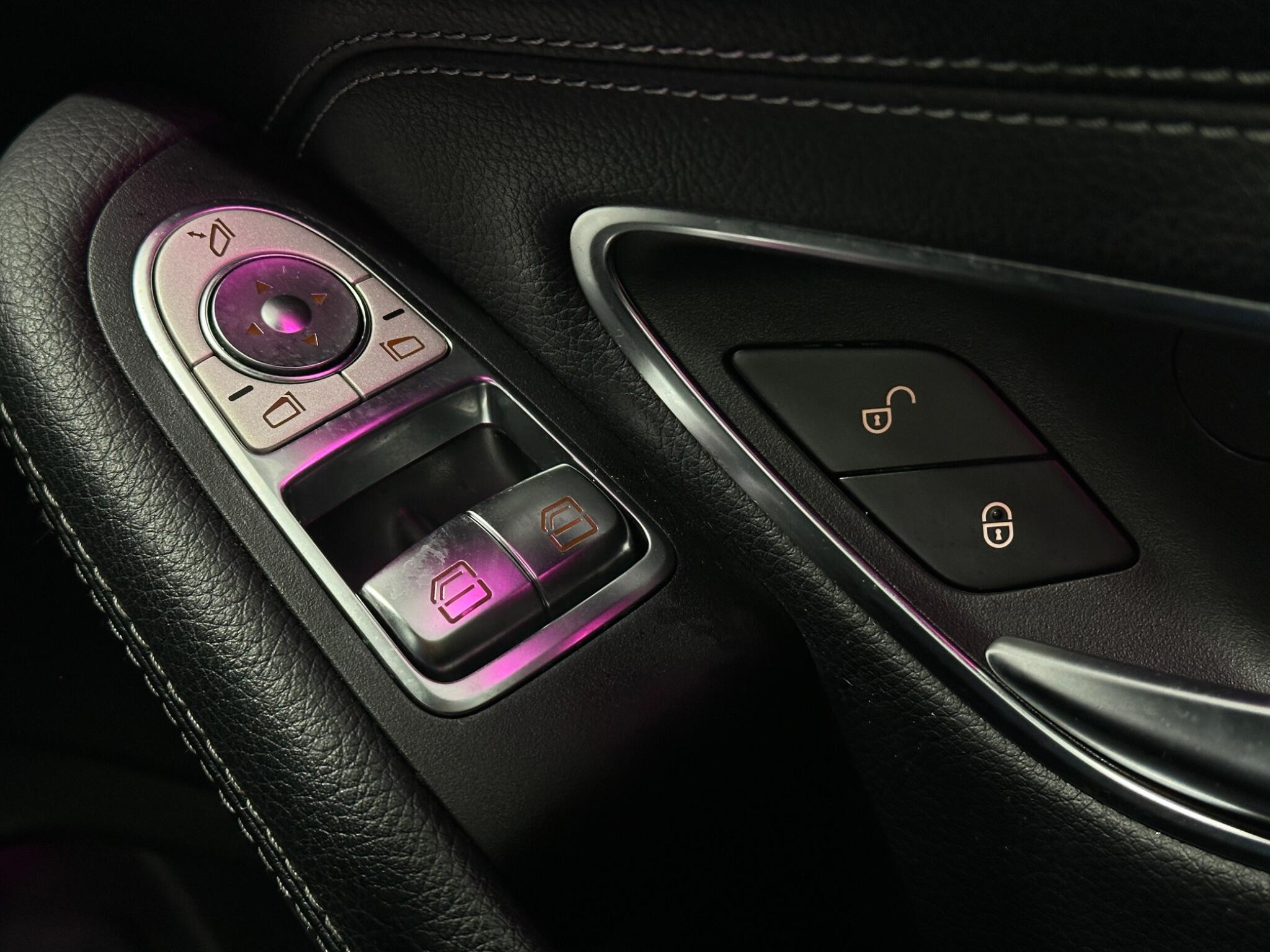 Mercedes-Benz C-Class view 18